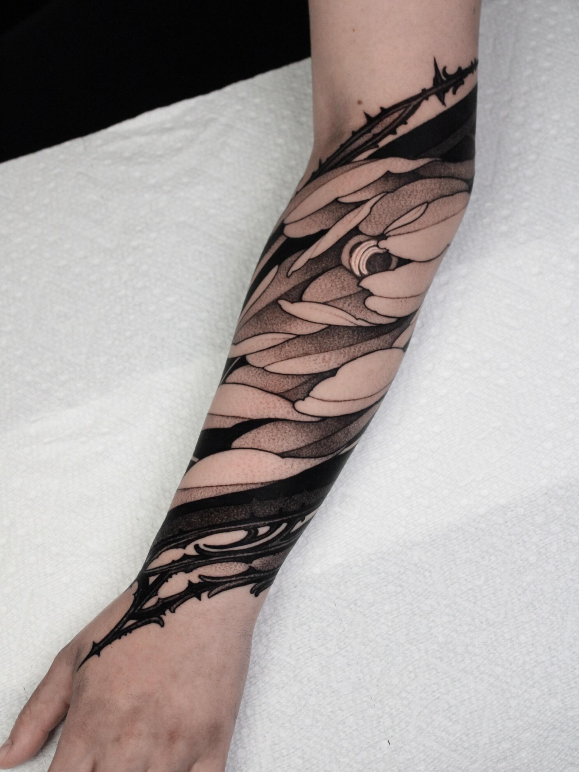 Tattoo by @hethtattoos — black_and_grey, geometric