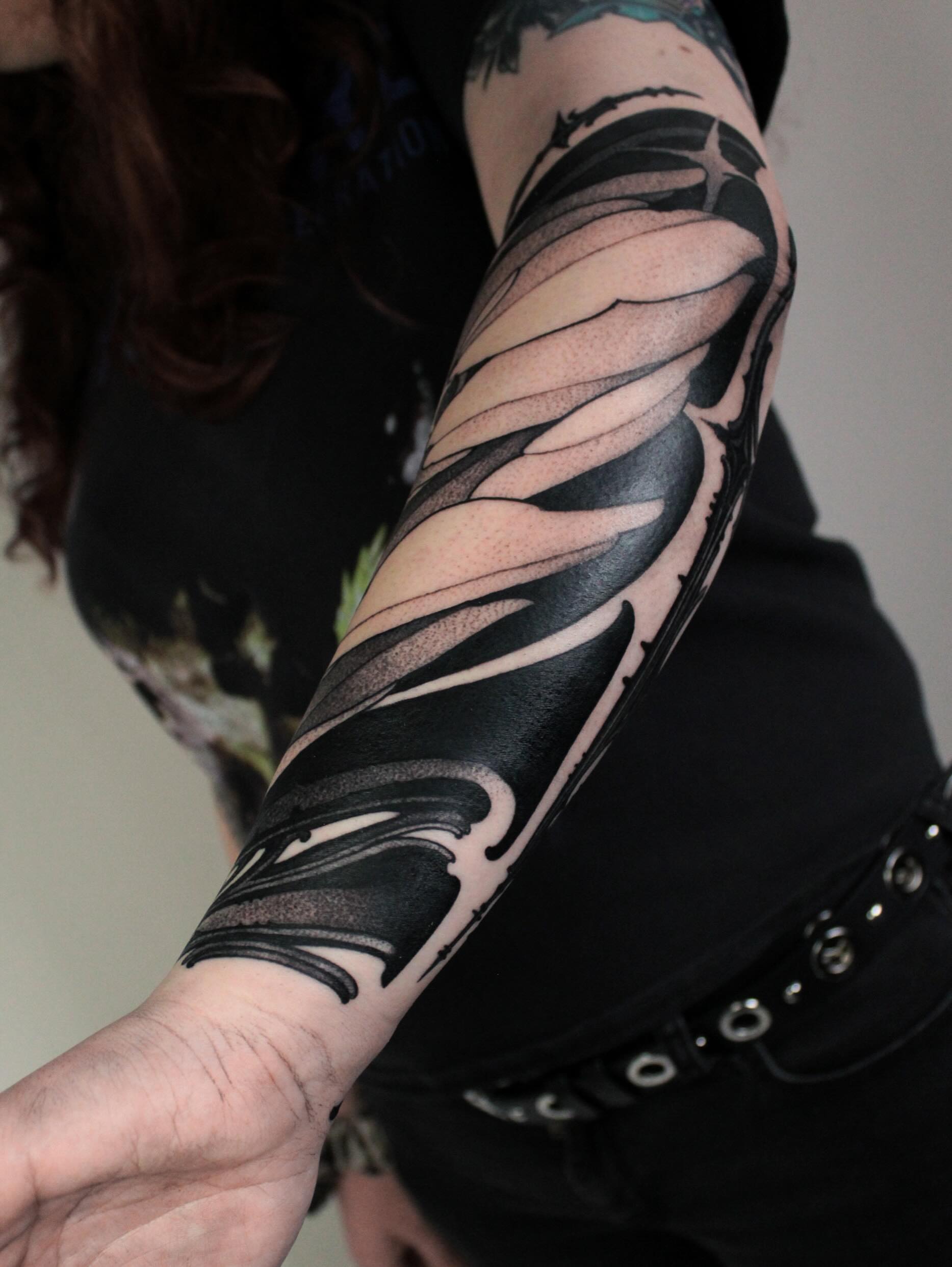 Tattoo by @hethtattoos — black_and_grey