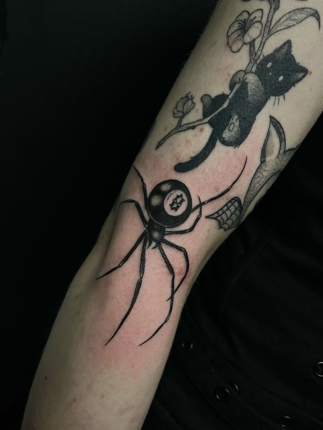 Tattoo by @hannah_ruddell — black_and_grey, illustrative