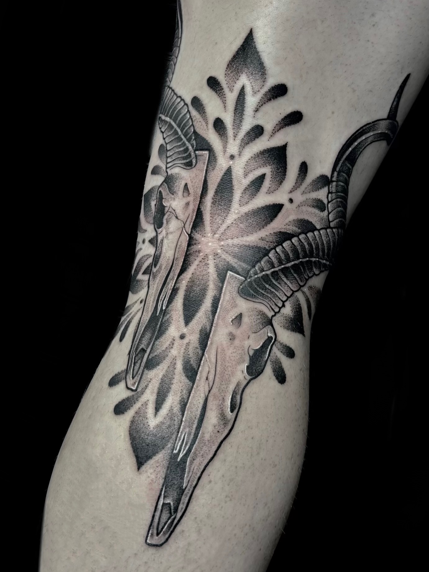 Tattoo by @katscratchtattooss — black_and_grey