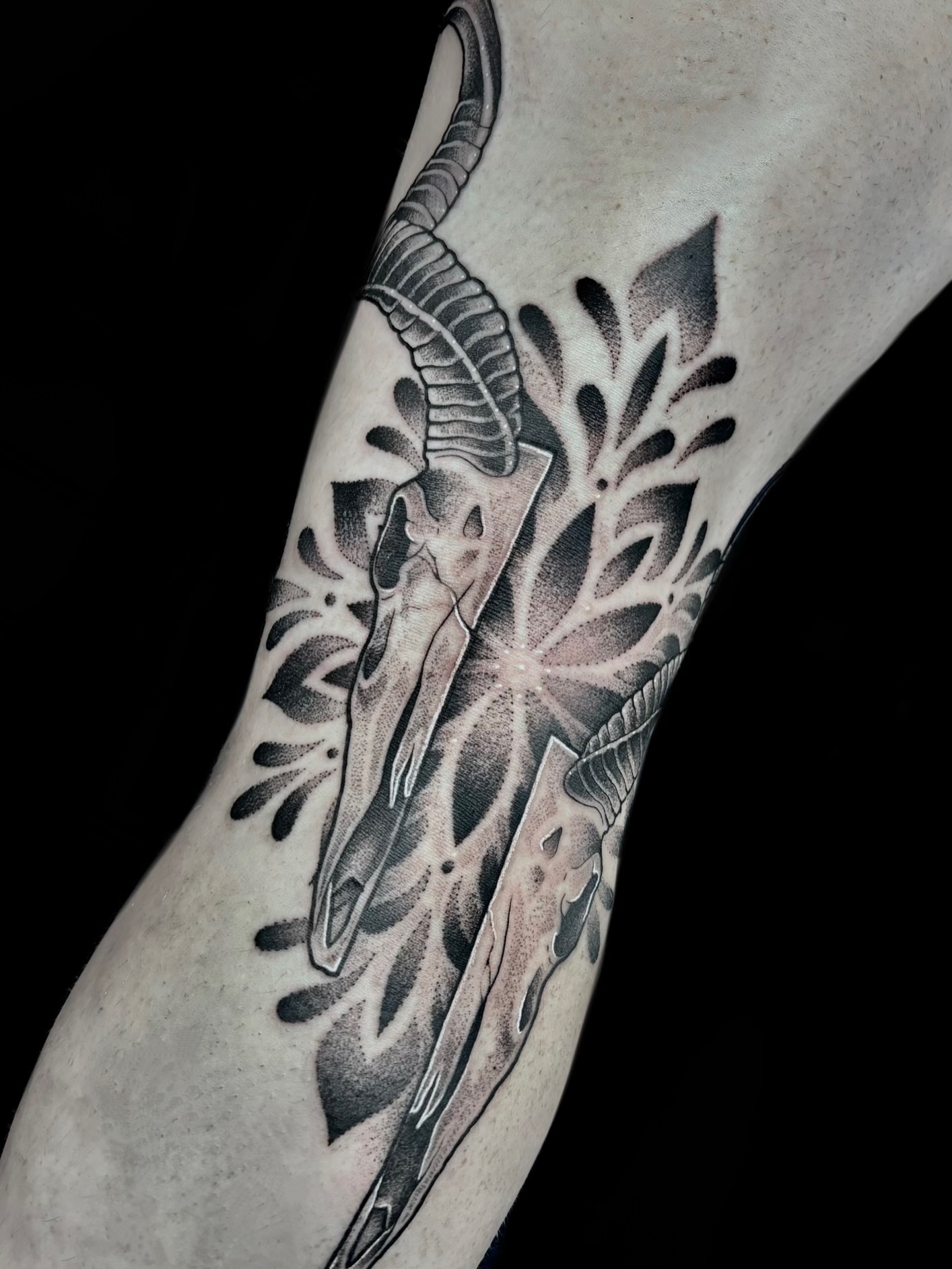 Tattoo by @katscratchtattooss — black_and_grey, geometric