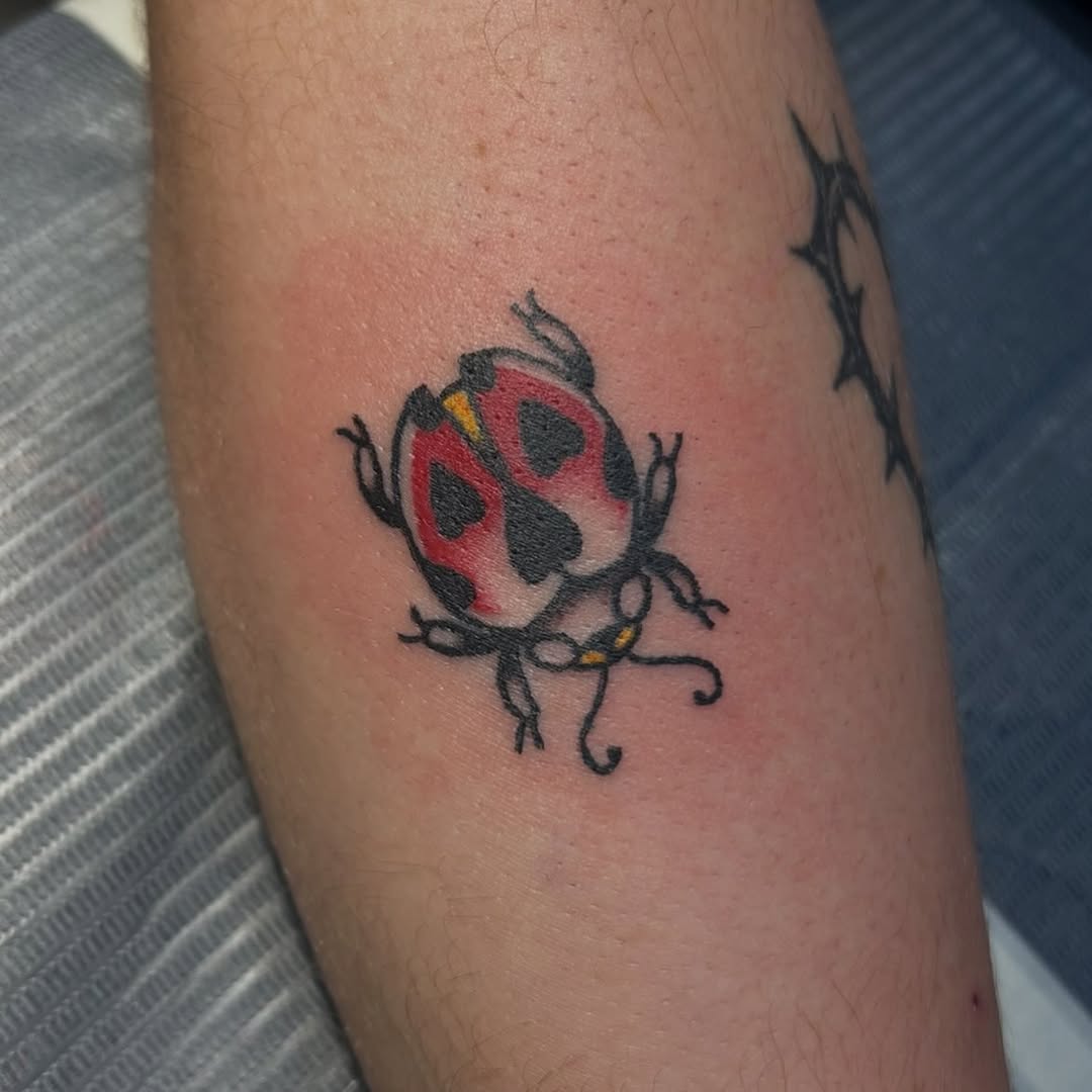 Tattoo by @eelliizzza — american_traditional