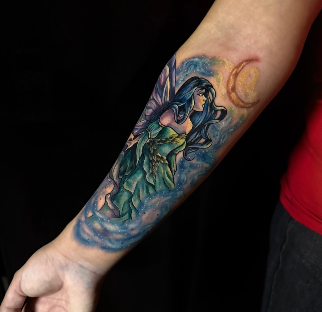 Tattoo by @esteltattoos — dotwork, realism