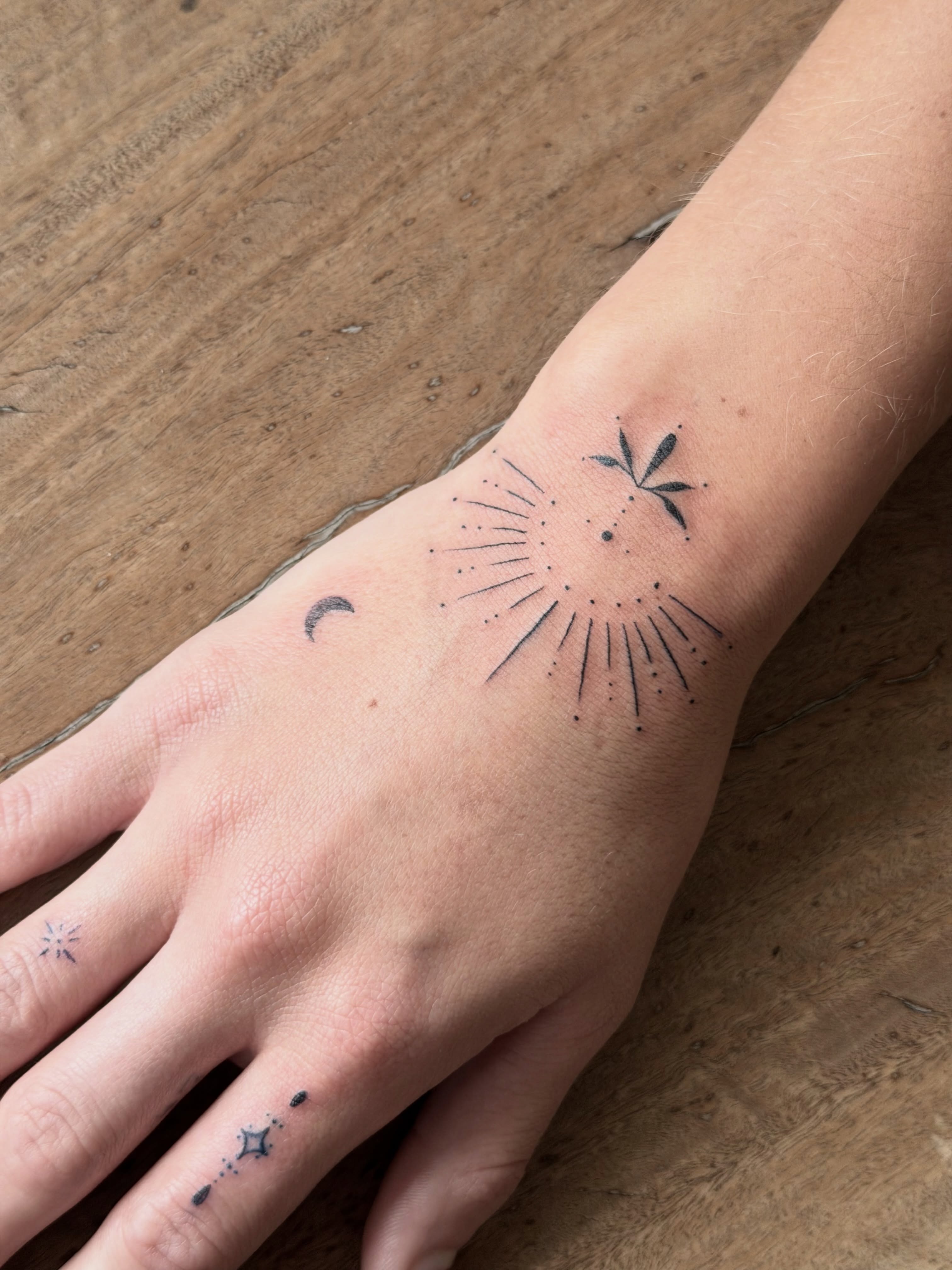 Tattoo by @tattedbymae β dotwork, minimalist