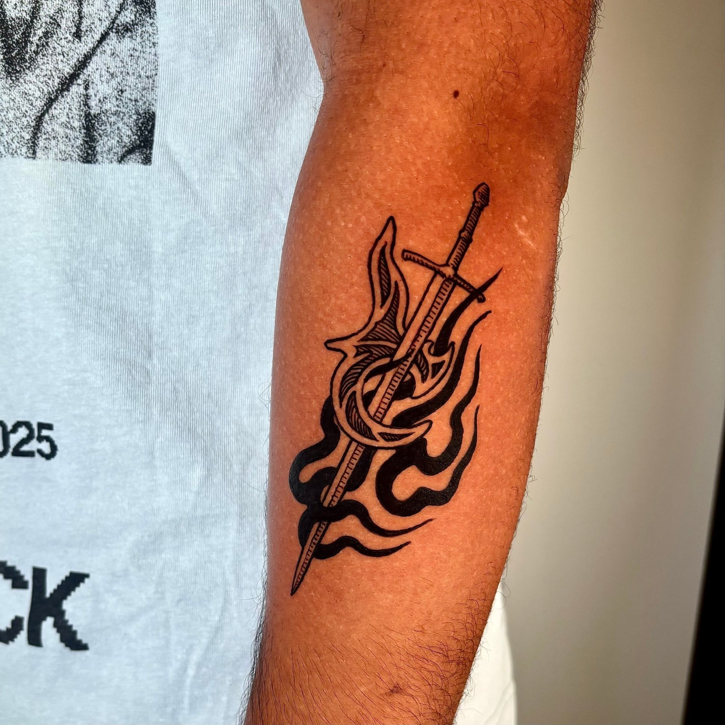 Tattoo by @highsettler โ black_and_grey
