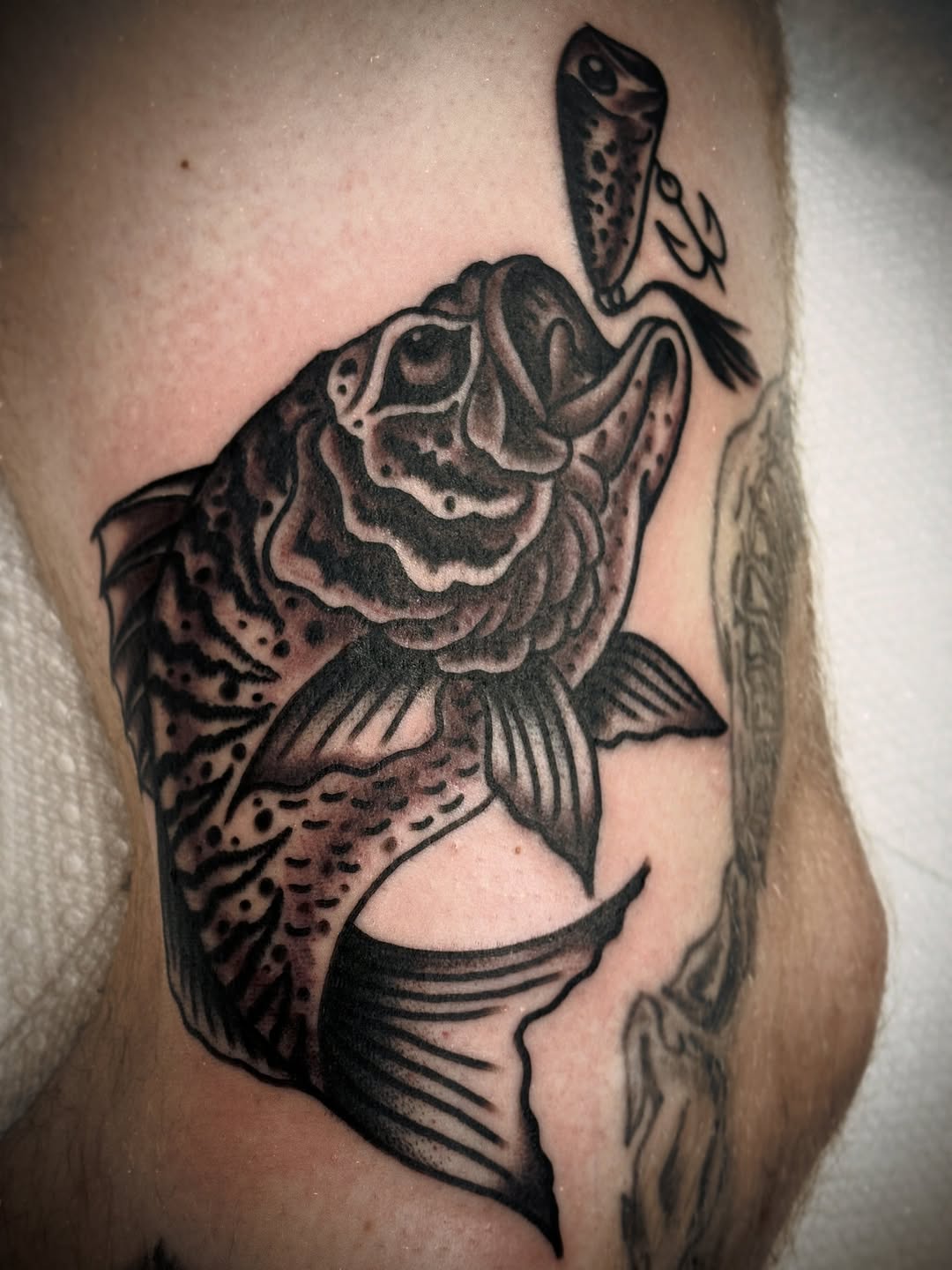 Tattoo by @losgonzaleztattoo — american_traditional, black_and_grey