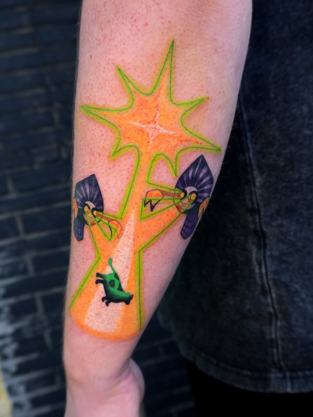 Tattoo by @someonesweirdsister โ new_school