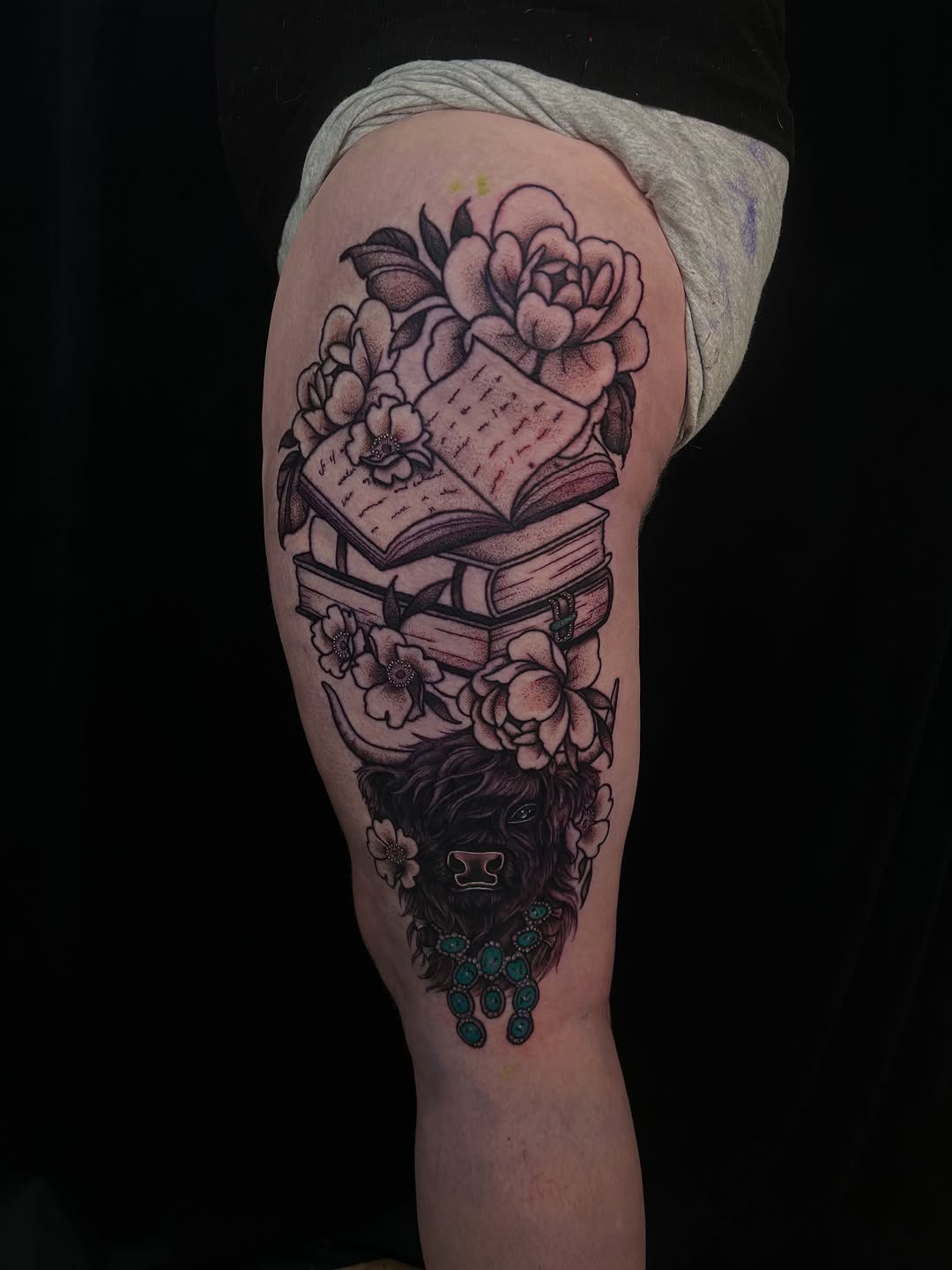 Tattoo by @pamsanderstattoo โ realism, black_and_grey
