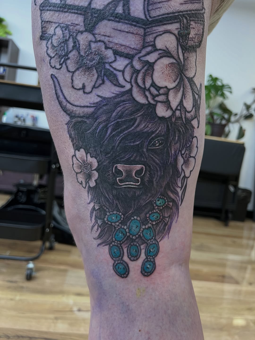 Tattoo by @pamsanderstattoo โ realism, black_and_grey