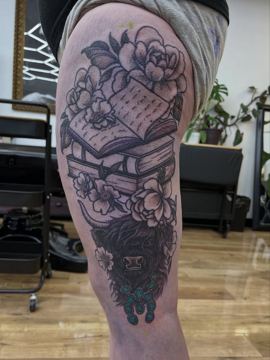 Tattoo by @pamsanderstattoo โ realism, black_and_grey