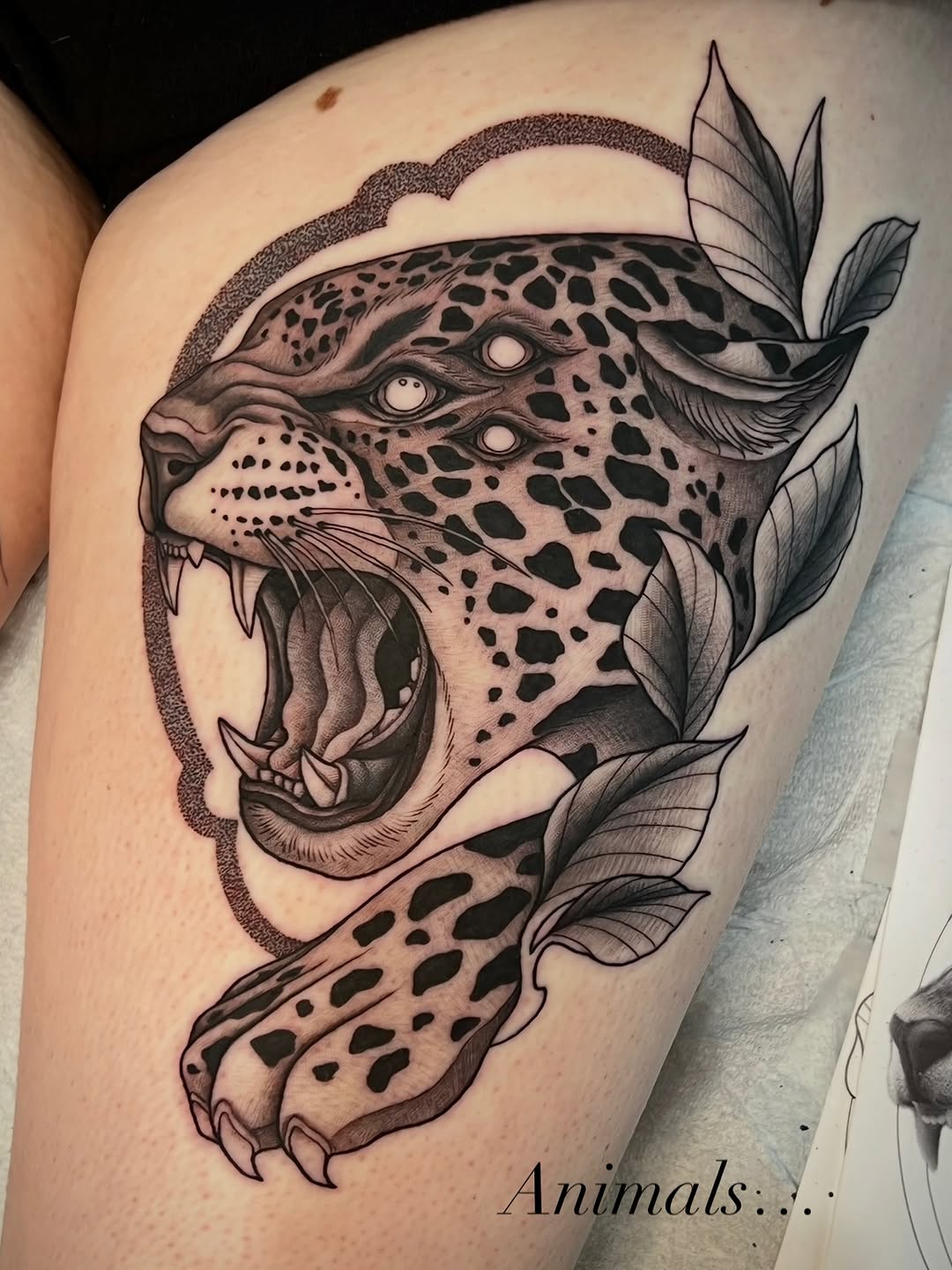 Tattoo by @miaesperanzatattoo โ black_and_grey, realism