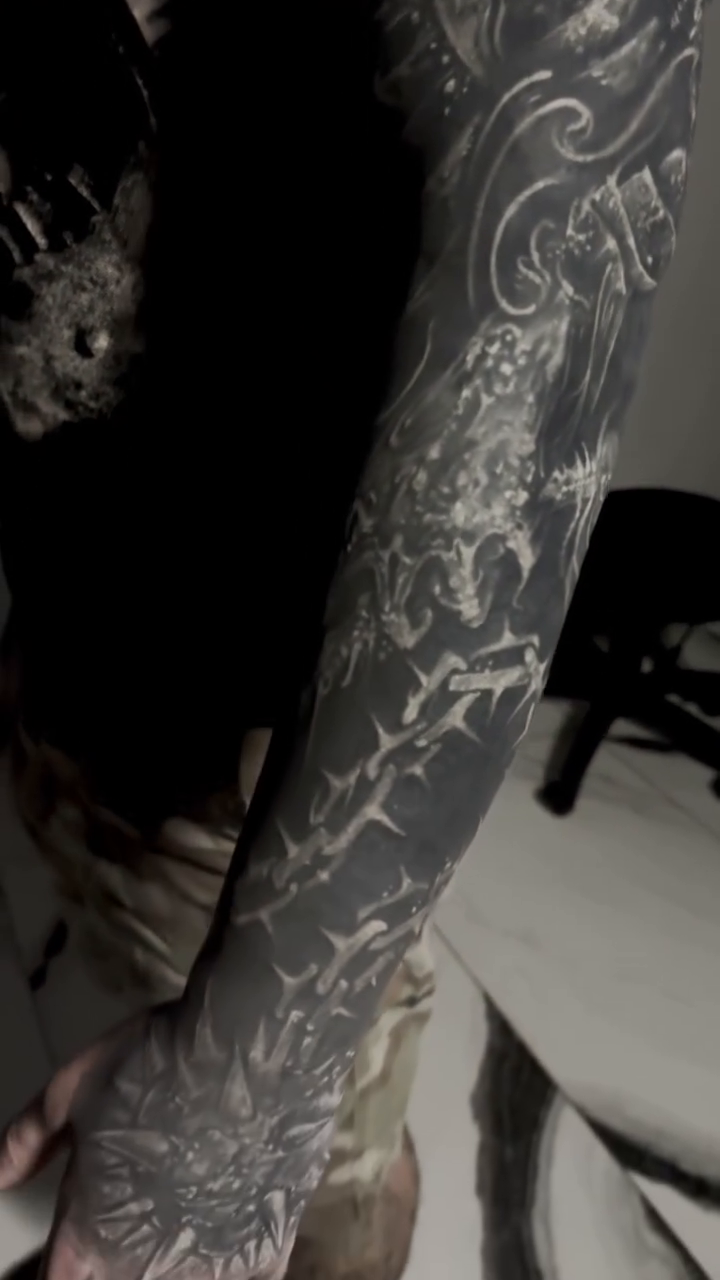 Tattoo by @jimmydalessio β japanese_irezumi, black_and_grey