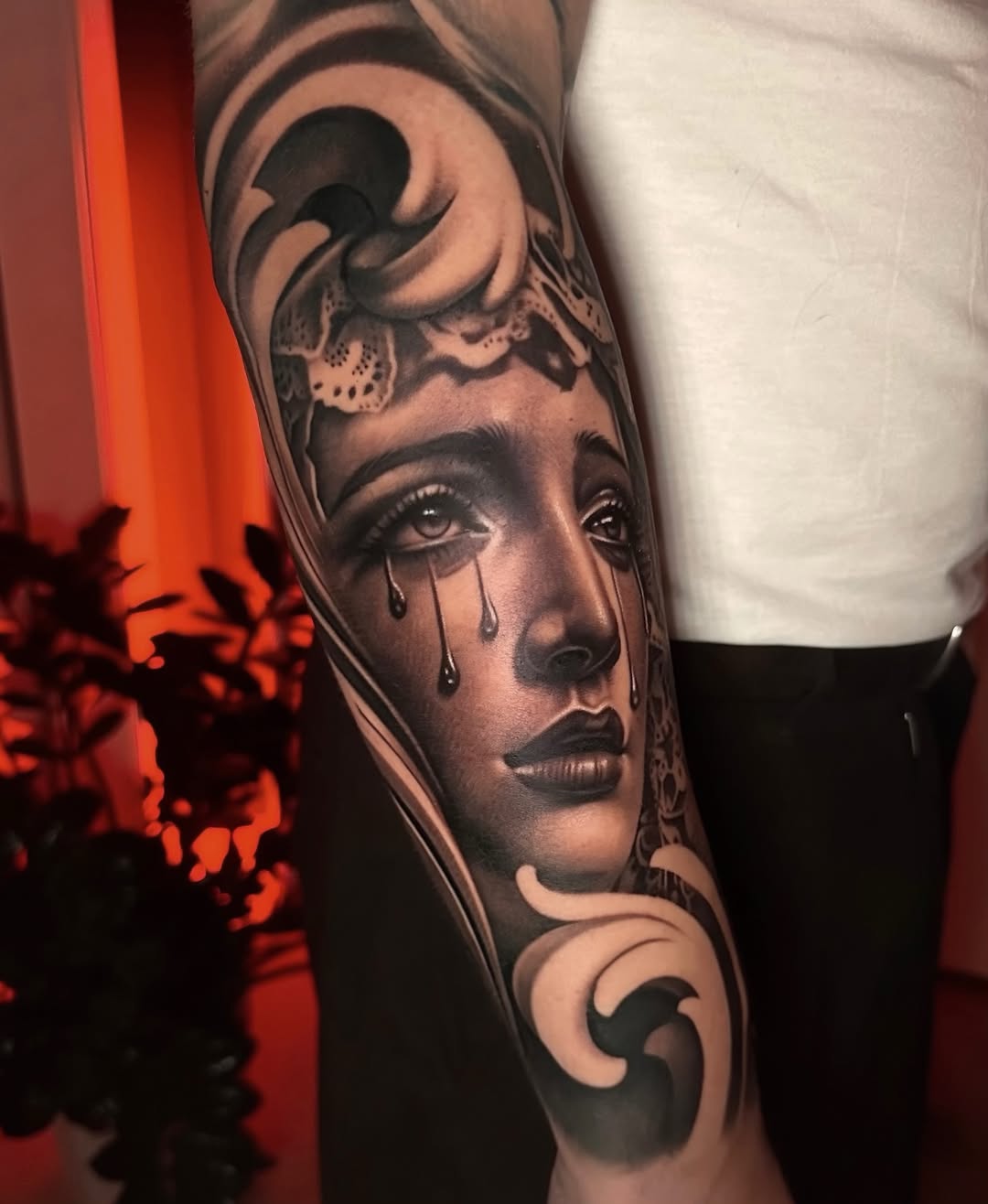 Tattoo by @anareyestattoos โ realism, black_and_grey