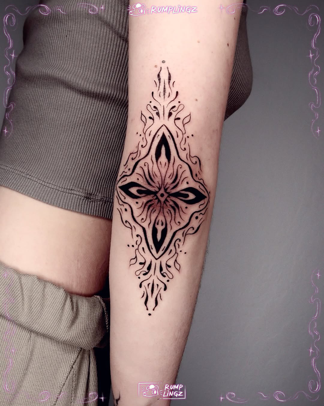 Tattoo by @rumplingz โ ornamental, blackwork
