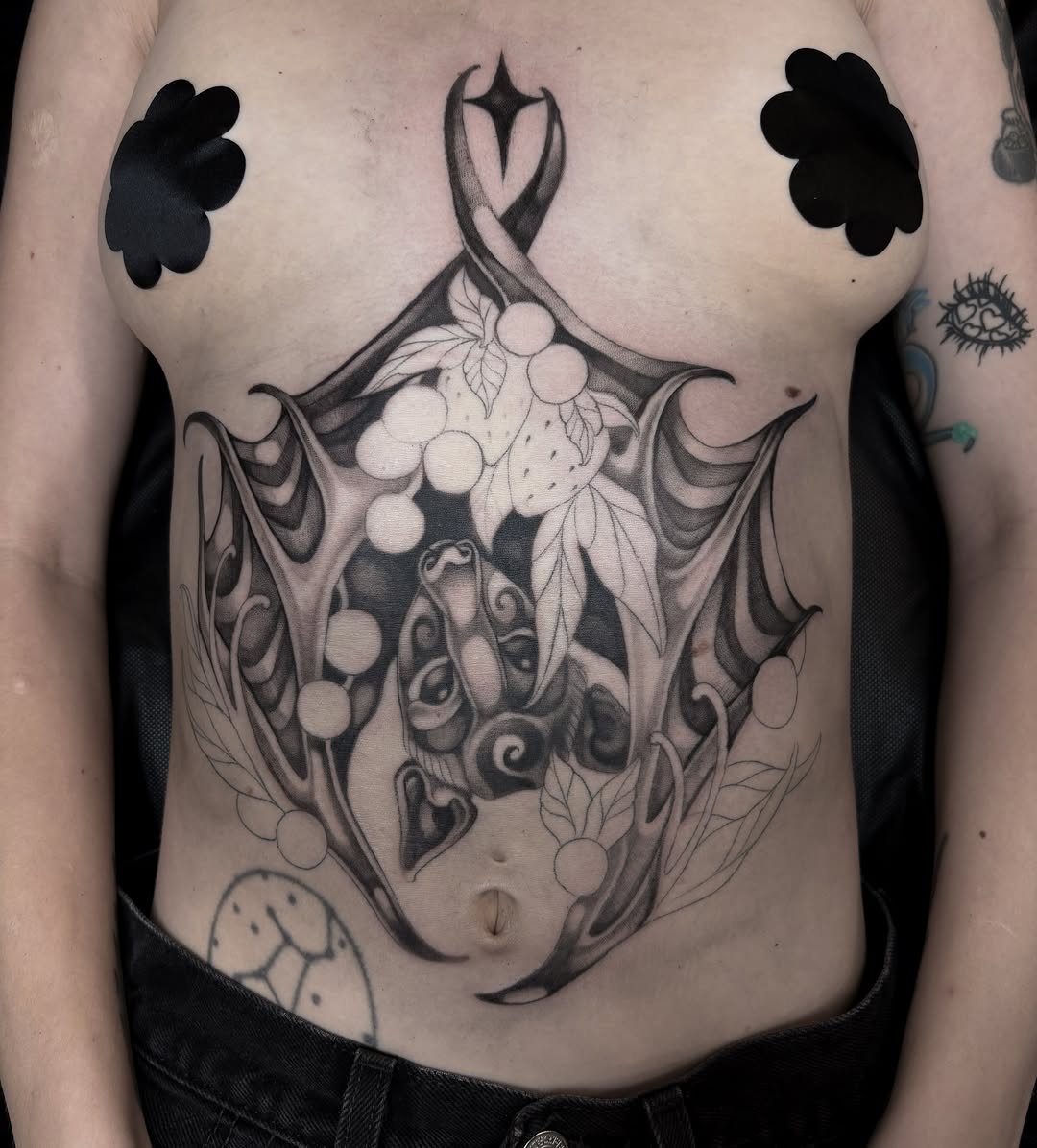 Tattoo by @fairygremlinn — black_and_grey, geometric