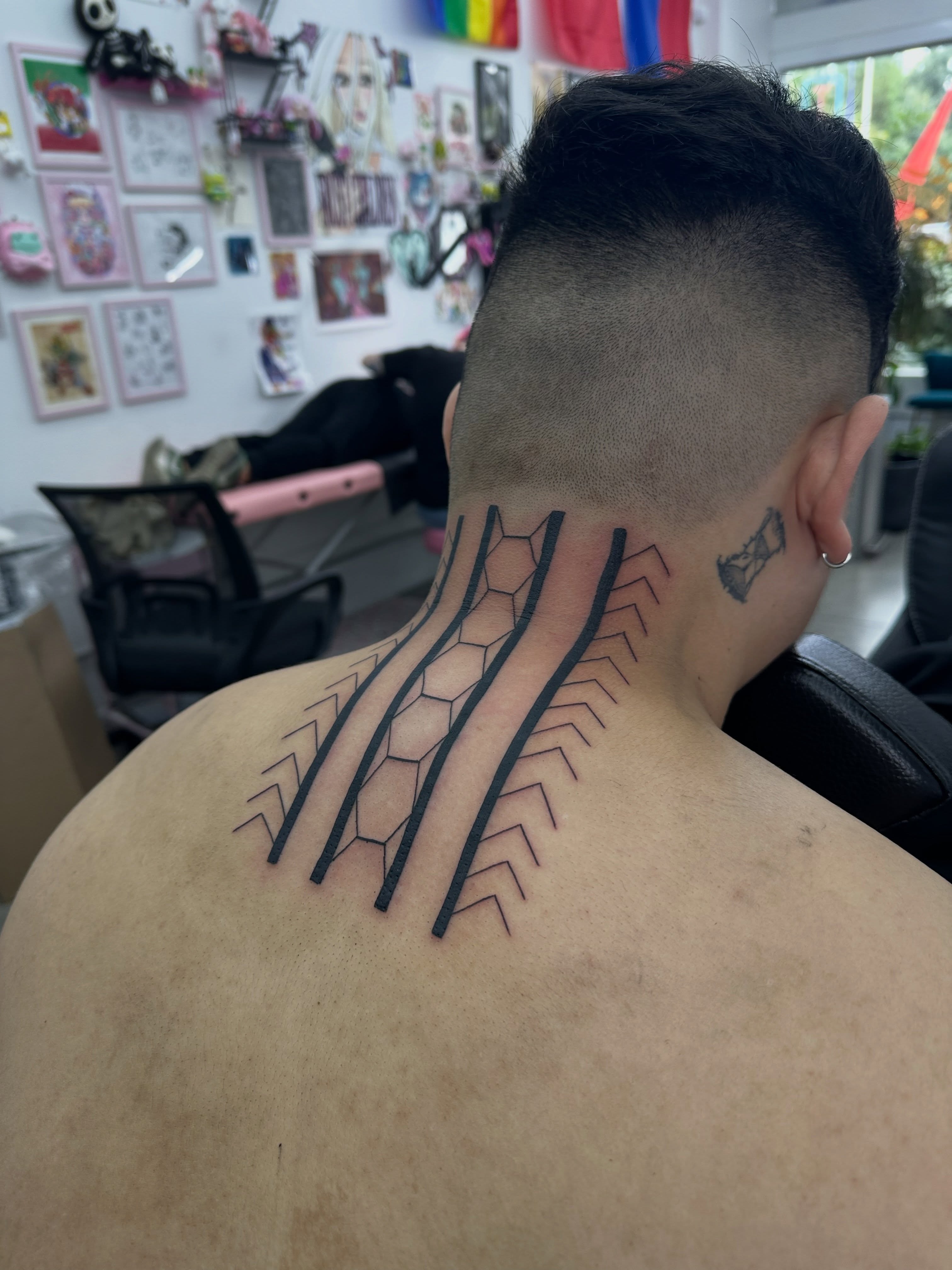 Tattoo by @tattoosbynatewebb โ geometric