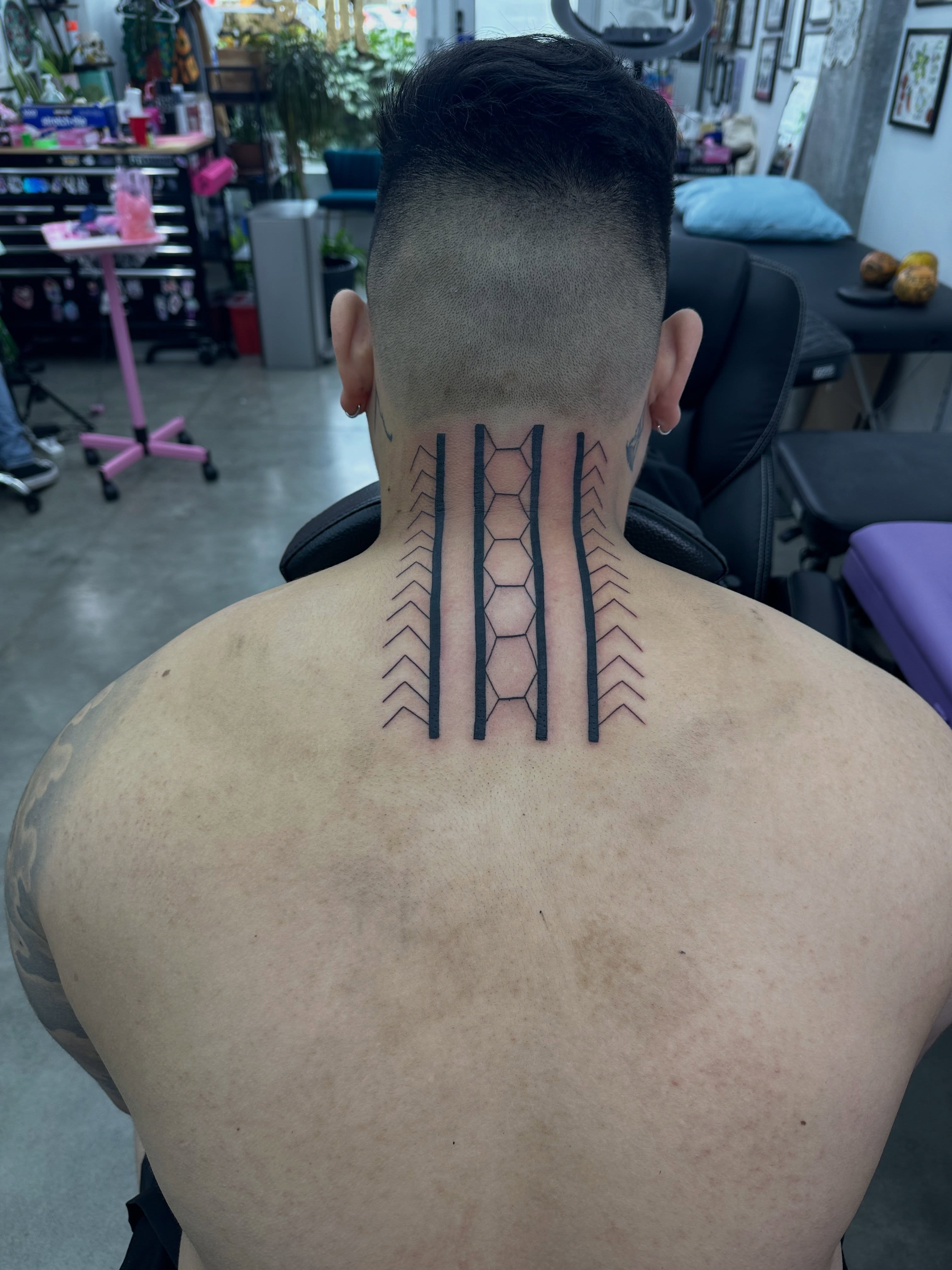 Tattoo by @tattoosbynatewebb โ geometric