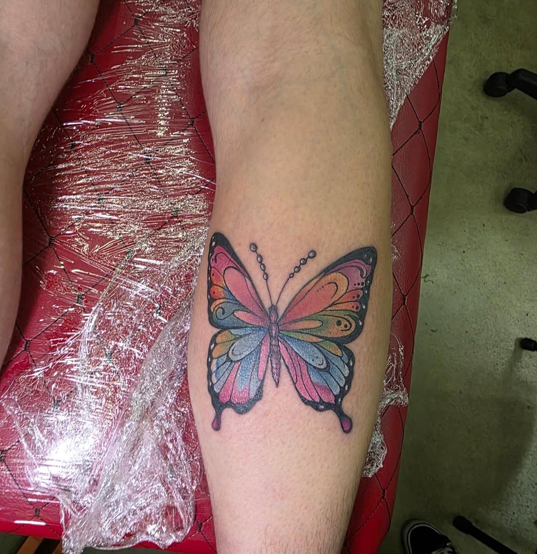 Tattoo by @noposfucktattoos — fine_line, new_school