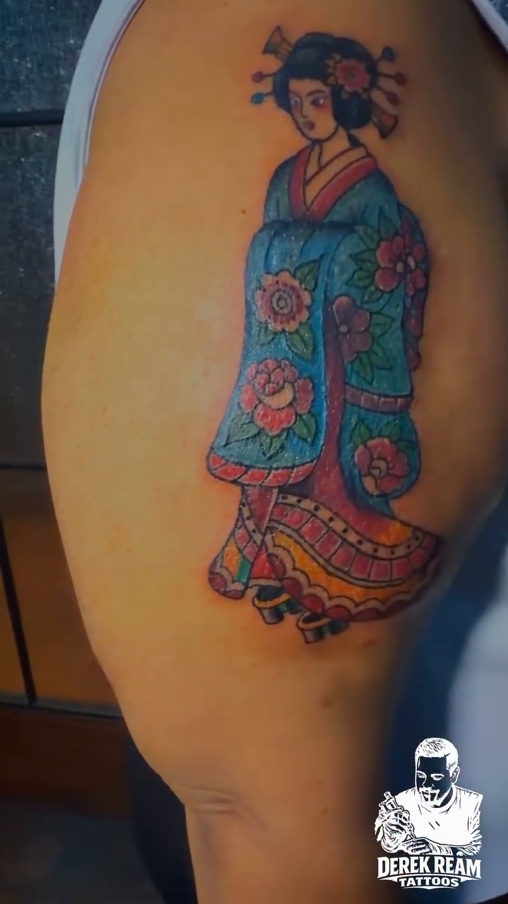 Geisha tattoo neo-traditional tattoo on the shoulder by Derek Ream