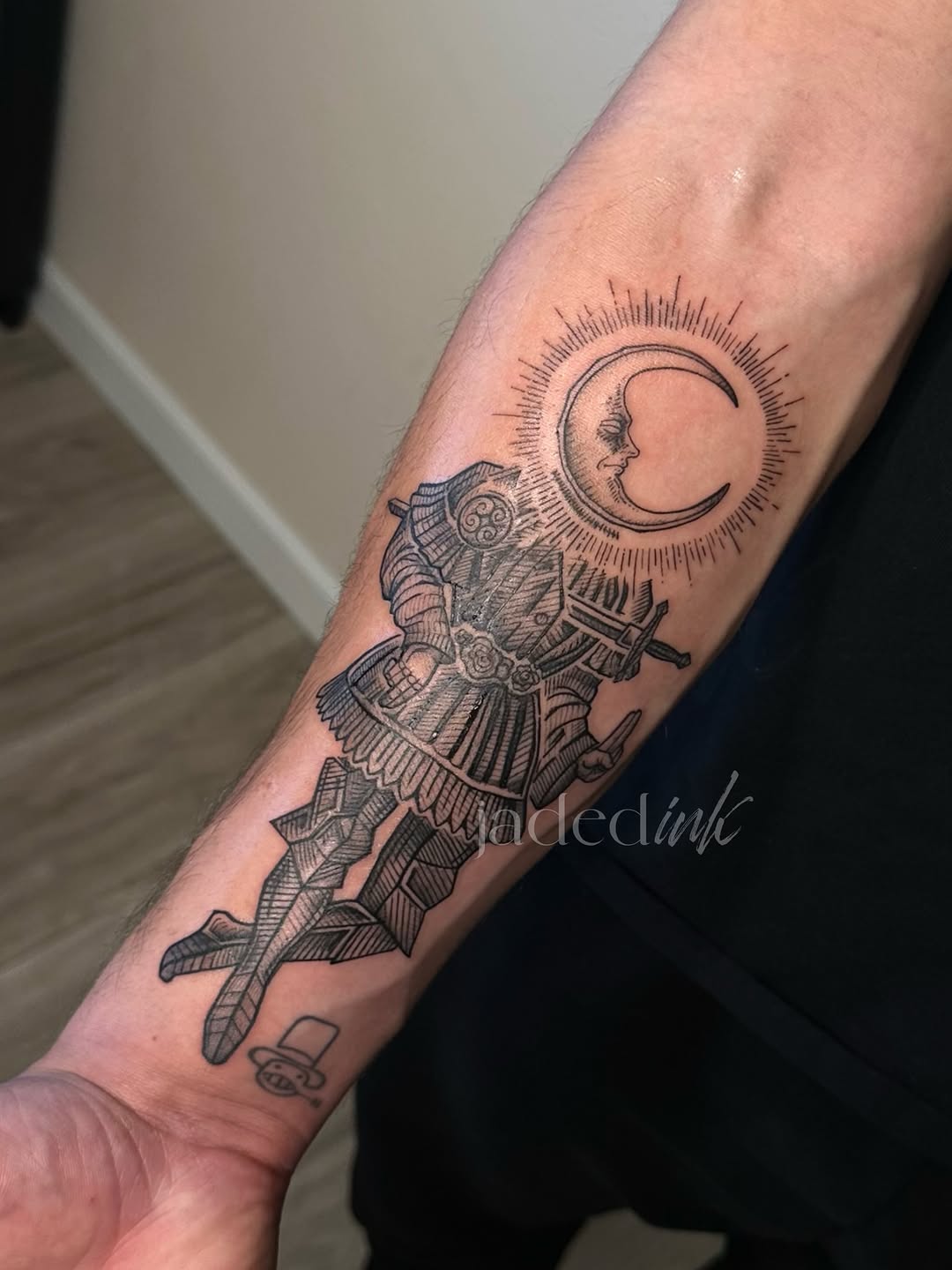 Armored figure with moon sketch tattoo on the forearm by 𝑱𝒂𝒅𝒆𝒅 𝑰𝒏𝒌 𝑷𝒆𝒓𝒎𝒂𝒏𝒆𝒏𝒕 𝑴𝒂𝒌𝒆𝒖𝒑 & 𝑻𝒂𝒕𝒕𝒐𝒐