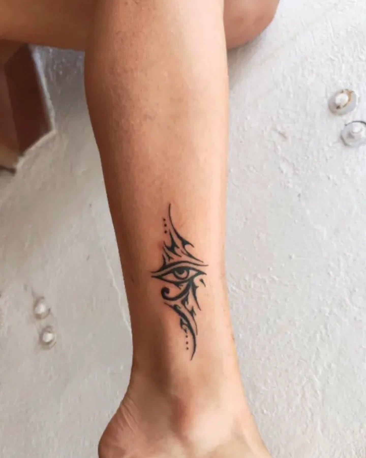 Tattoo by @kittra_ttt — tribal