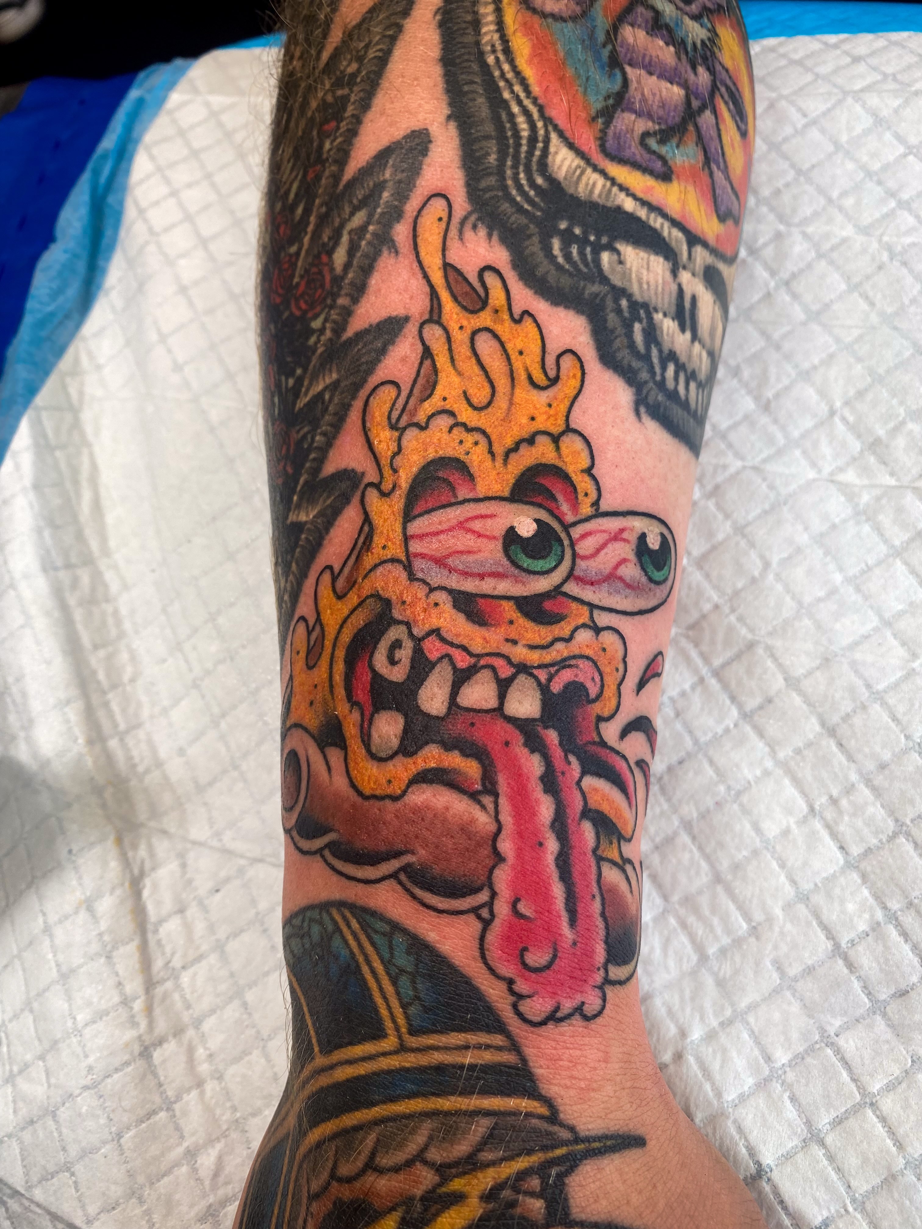 Tattoo by @pigeonxhands — american_traditional