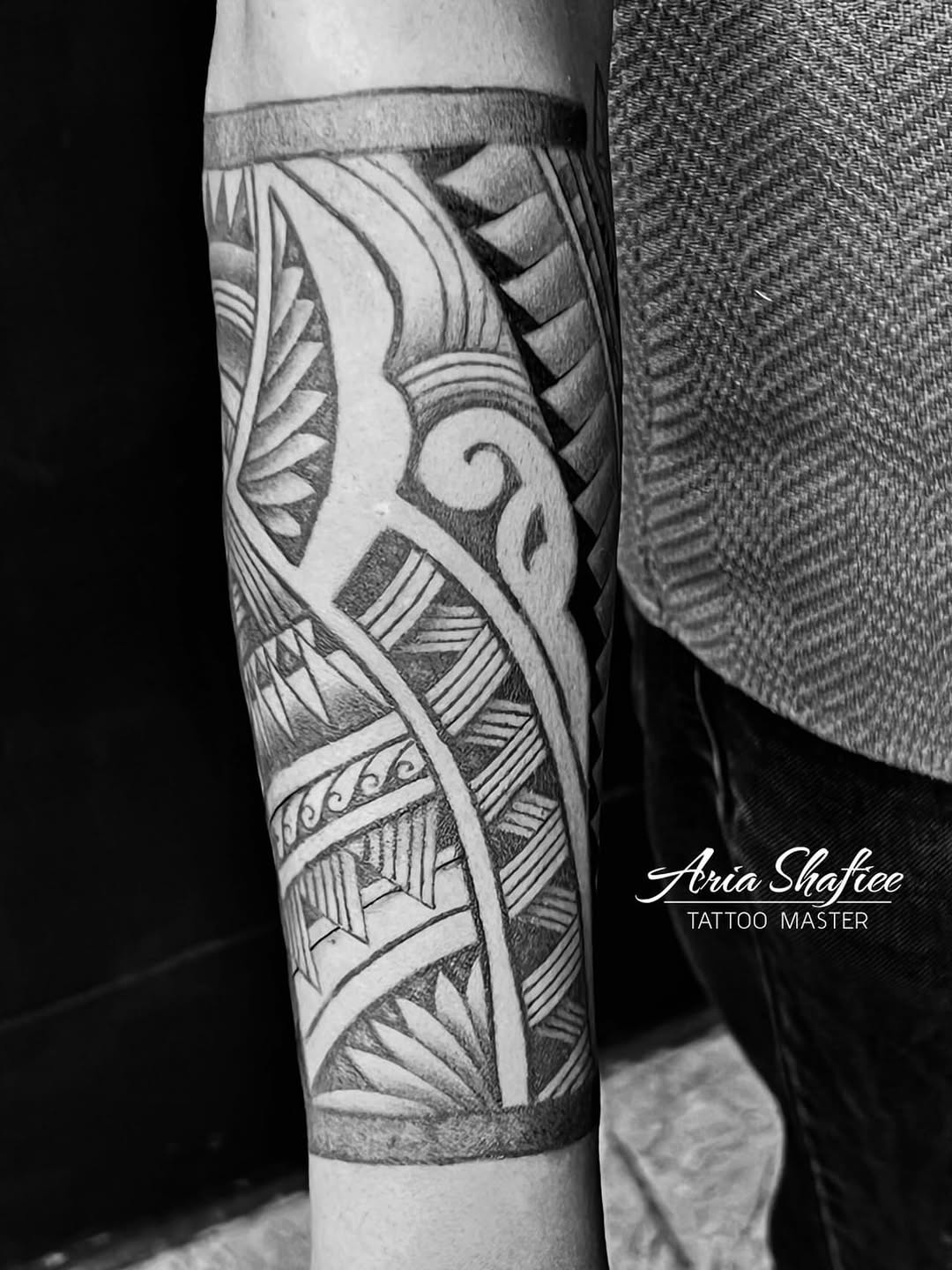 Maori tribal pattern tribal tattoo on the forearm by Aria Shafiee