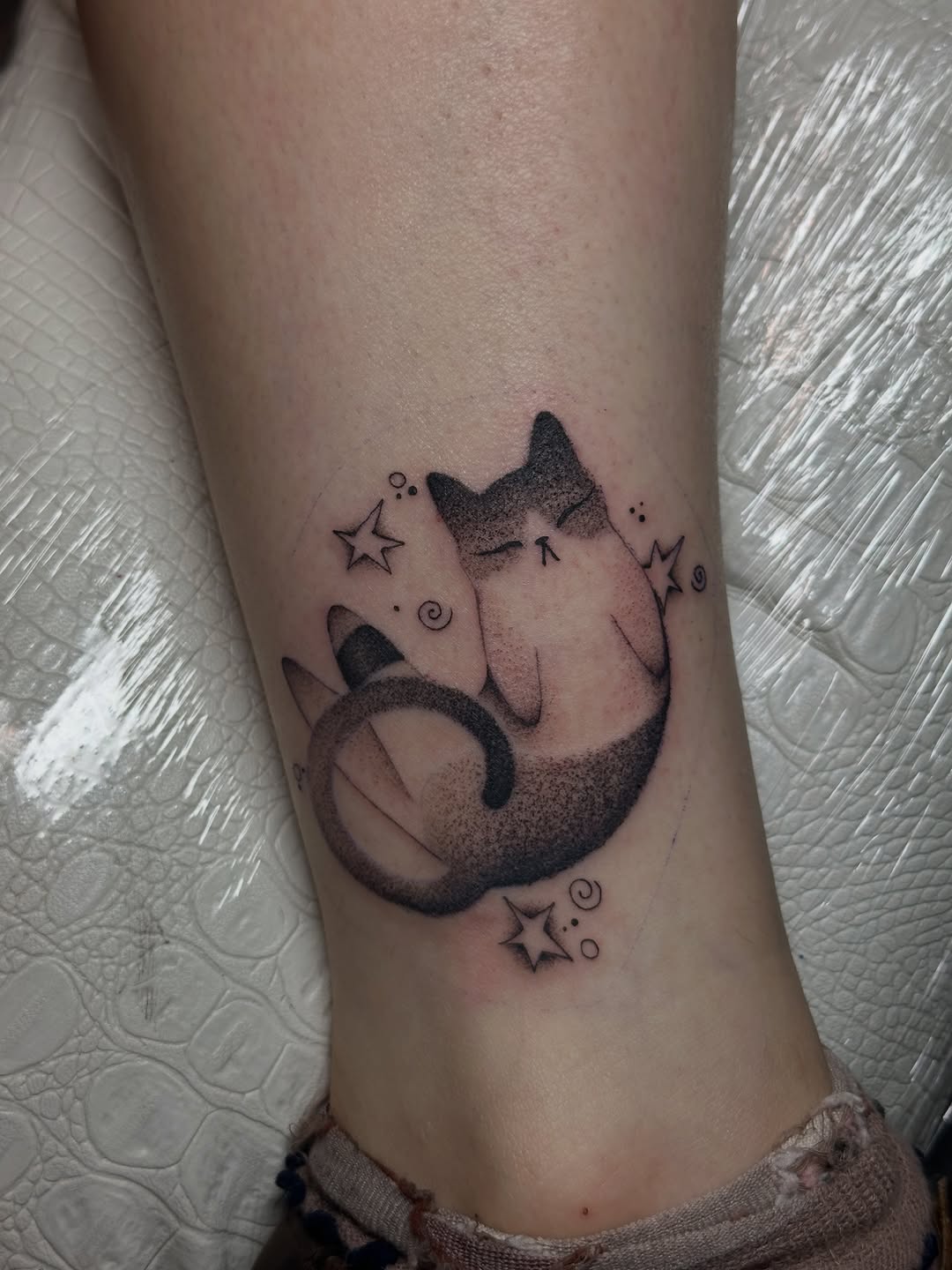 Tattoo by @inkygremlin — dotwork, fine_line