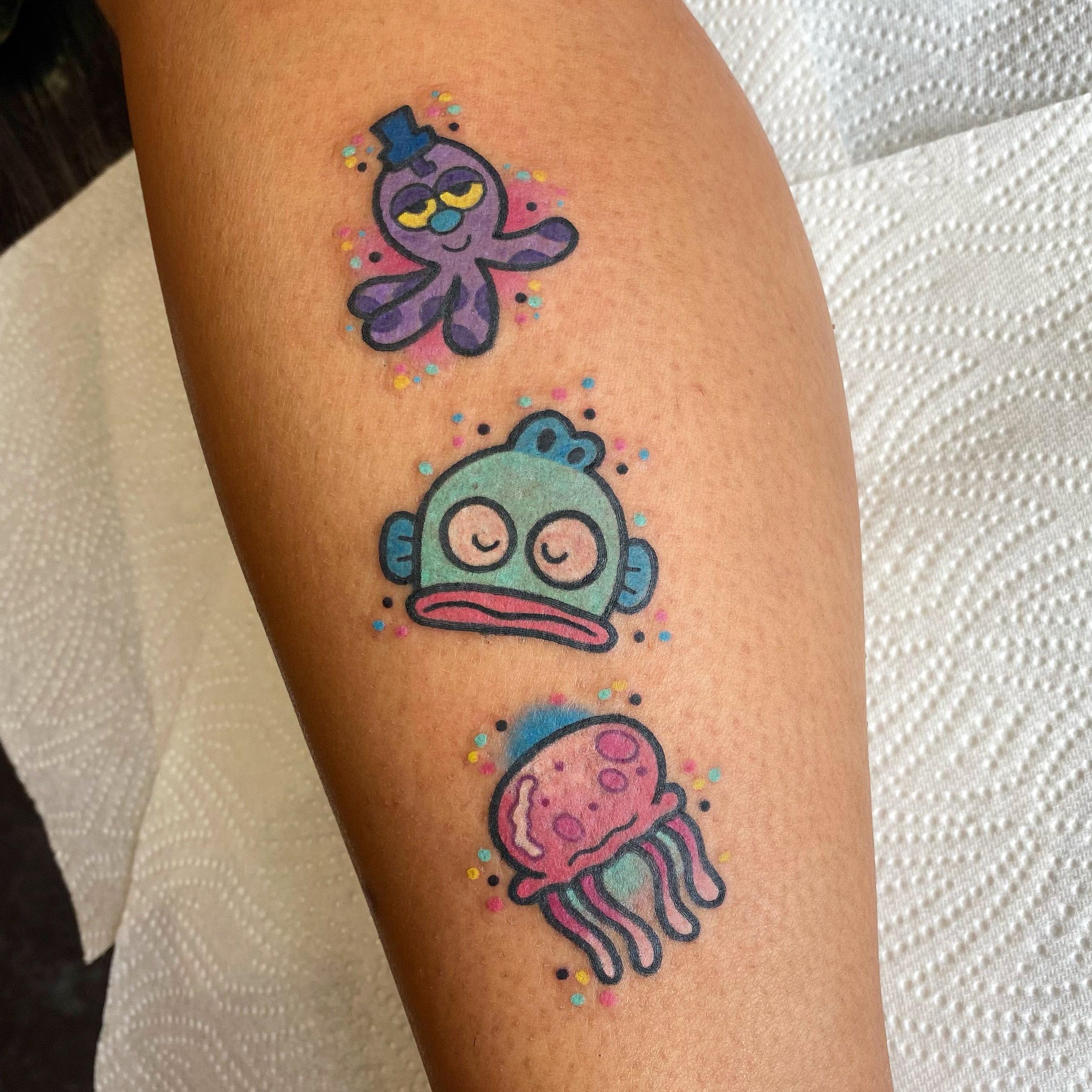 Tattoo by @roxyrydertattoo — dotwork, watercolor
