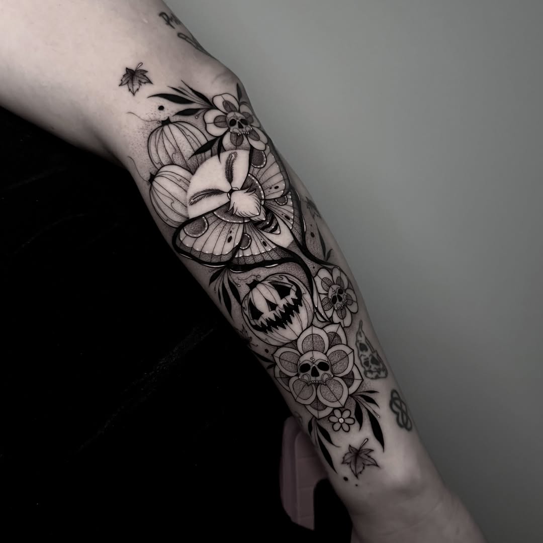 Tattoo by @vonntattoos — black_and_grey, dotwork