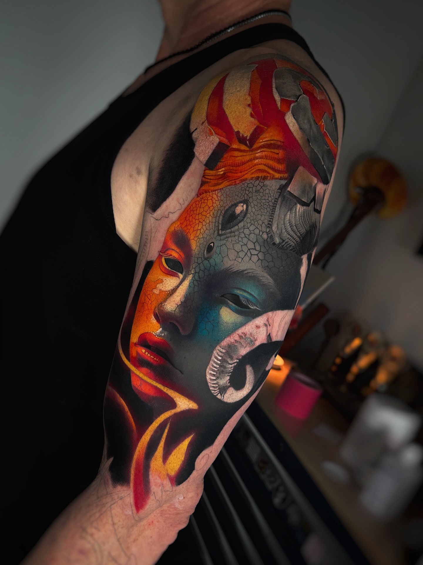 Tattoo by @burtsbenis — realism