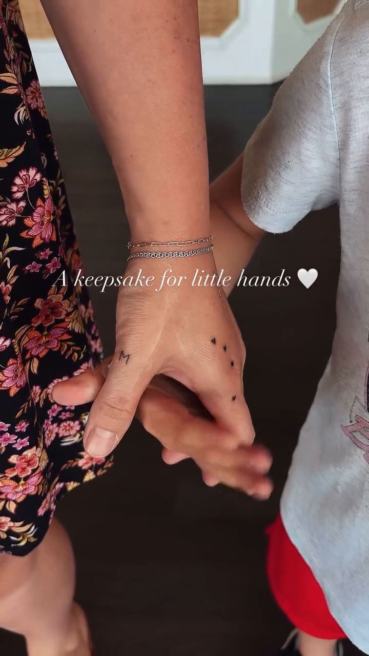Tattoo by @littlelinesbyal — fine_line, minimalist
