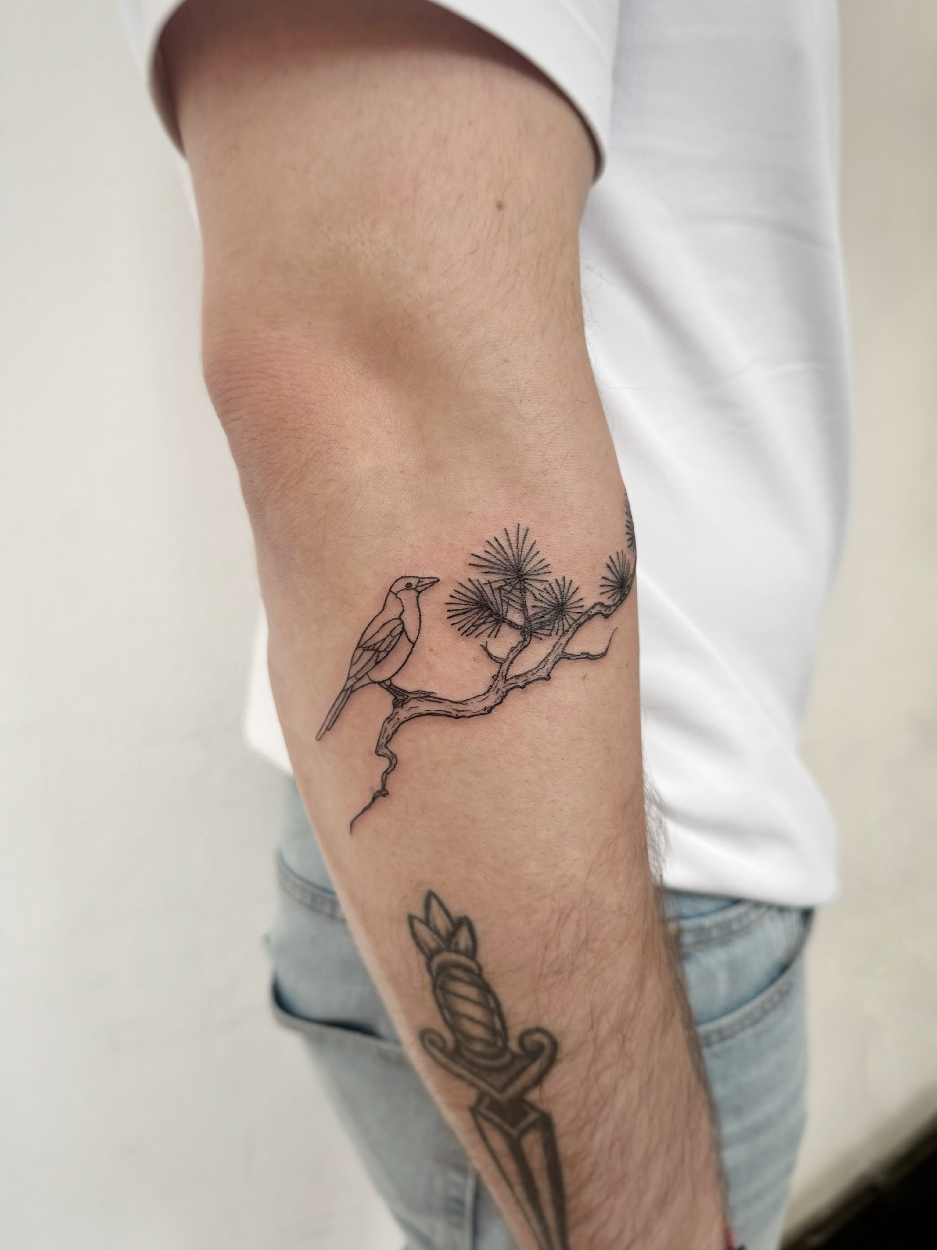 Tattoo by @naleak_tattoo — black_and_grey