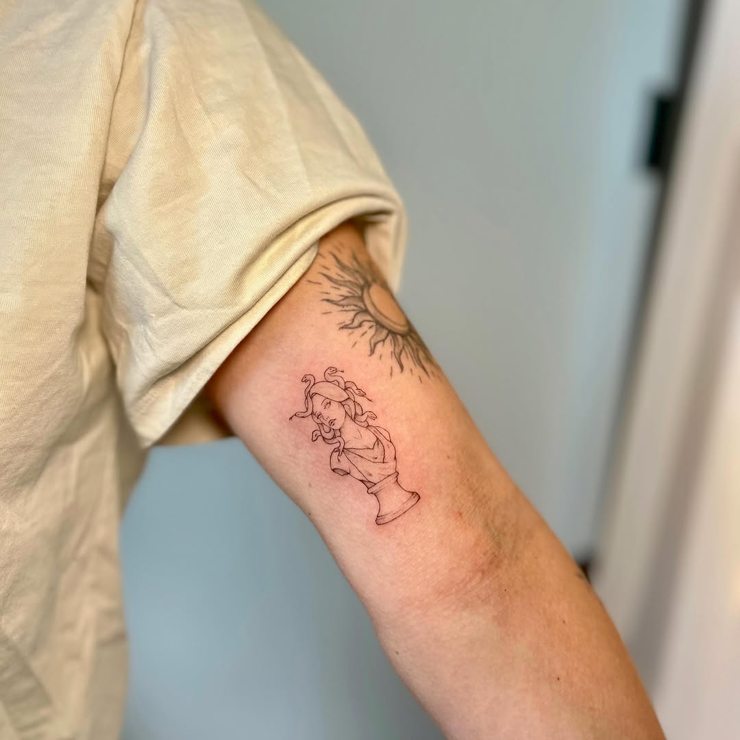 Tattoo by @littleinkliv — fine_line