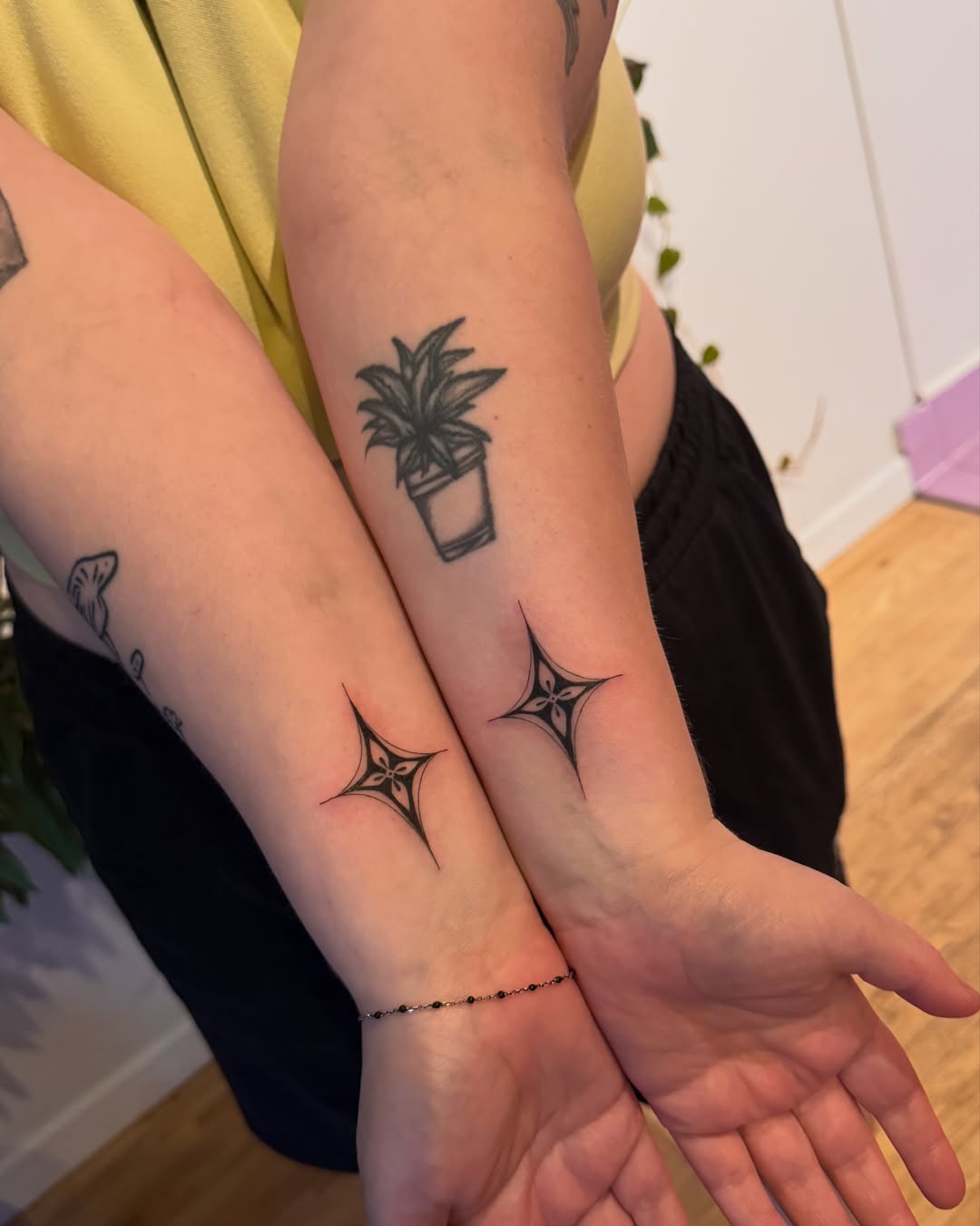Tattoo by @suzycts — black_and_grey