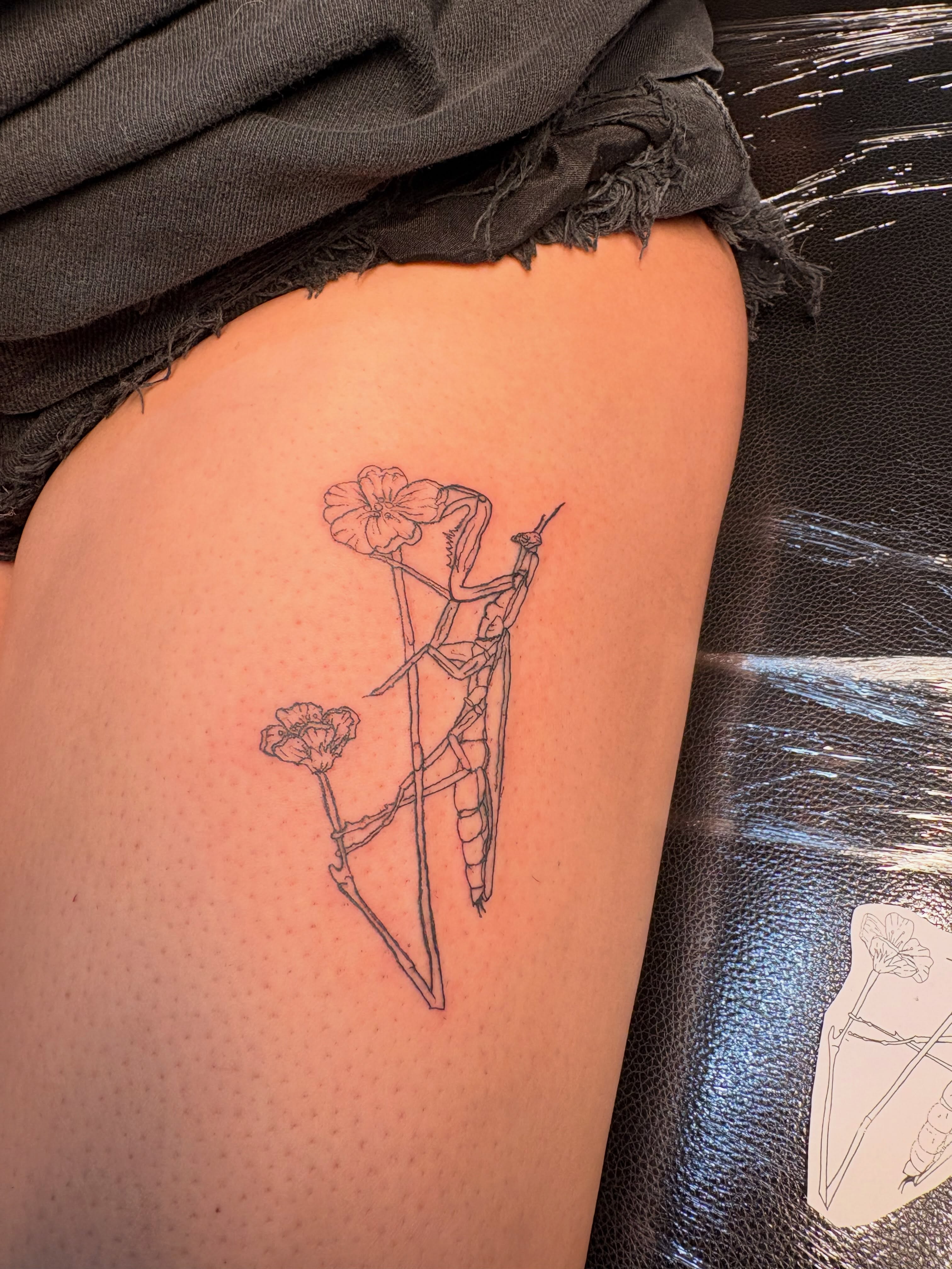 Tattoo by @bella._.desantiago — dotwork, geometric