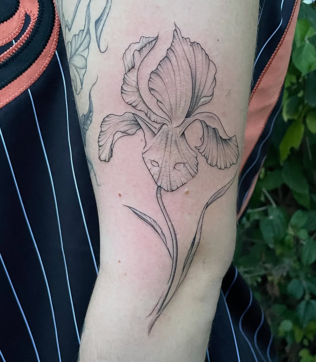Tattoo by @mimiblu_stattoos — fine_line, black_and_grey
