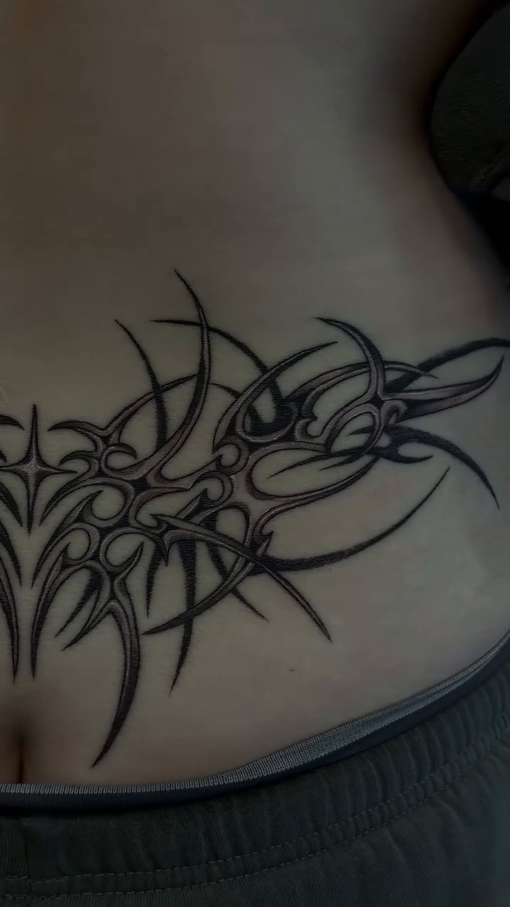Tattoo by @bonnie_tatt2oos — tribal