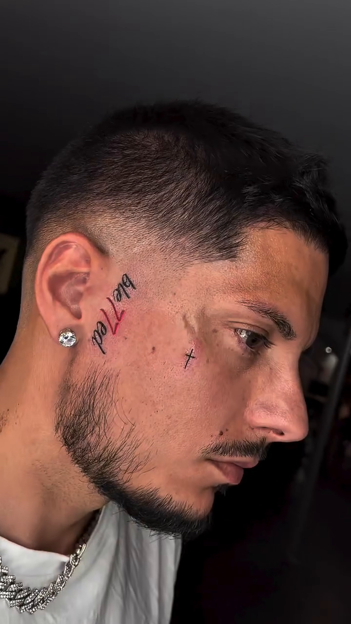 Face tattoo tattoo on the head by Tattoo (Réaliste), Toulouse, Occitanie