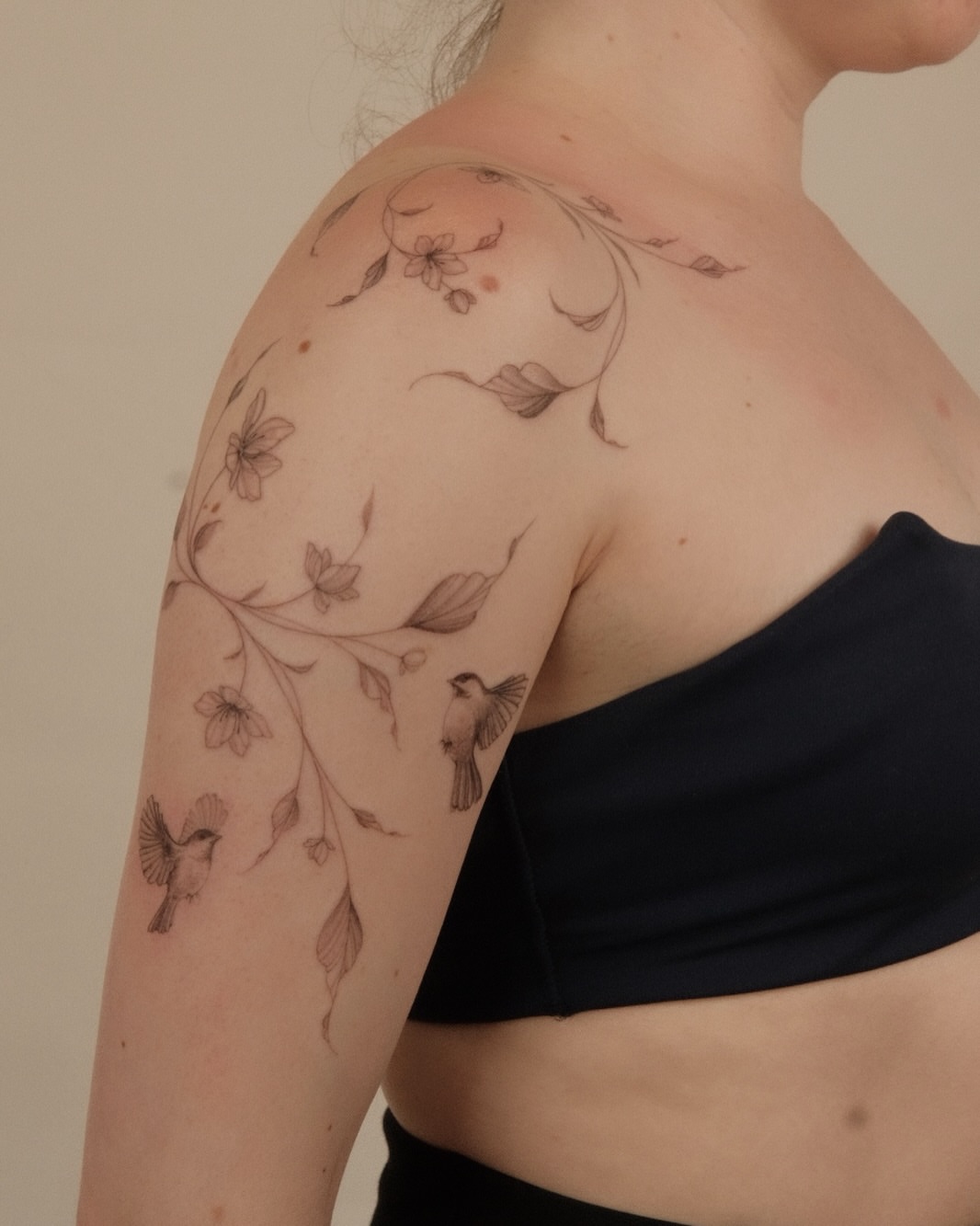 Tattoo by @meutattoo — black_and_grey