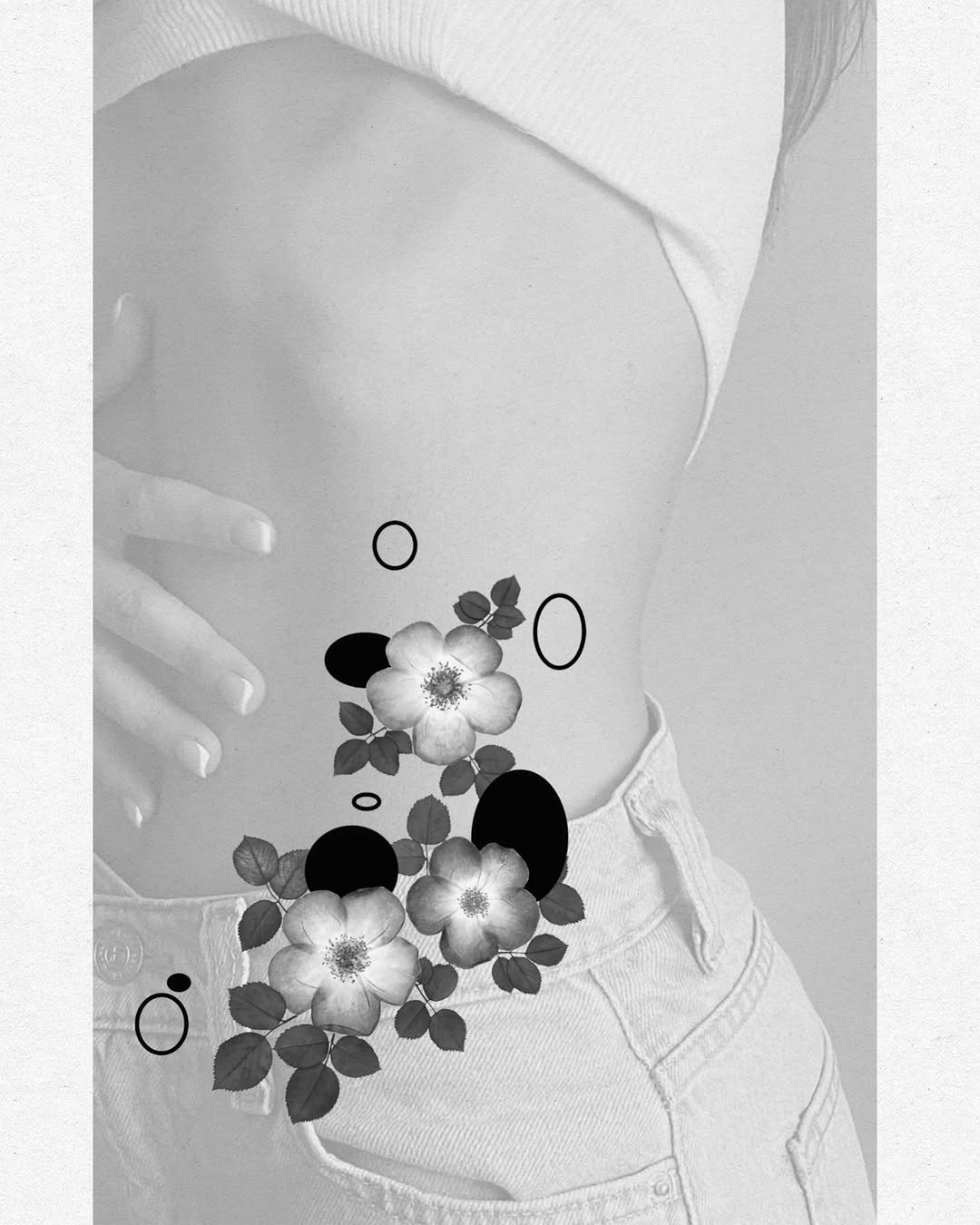 Flowers and leaves tattoo on the torso by Xin Huang