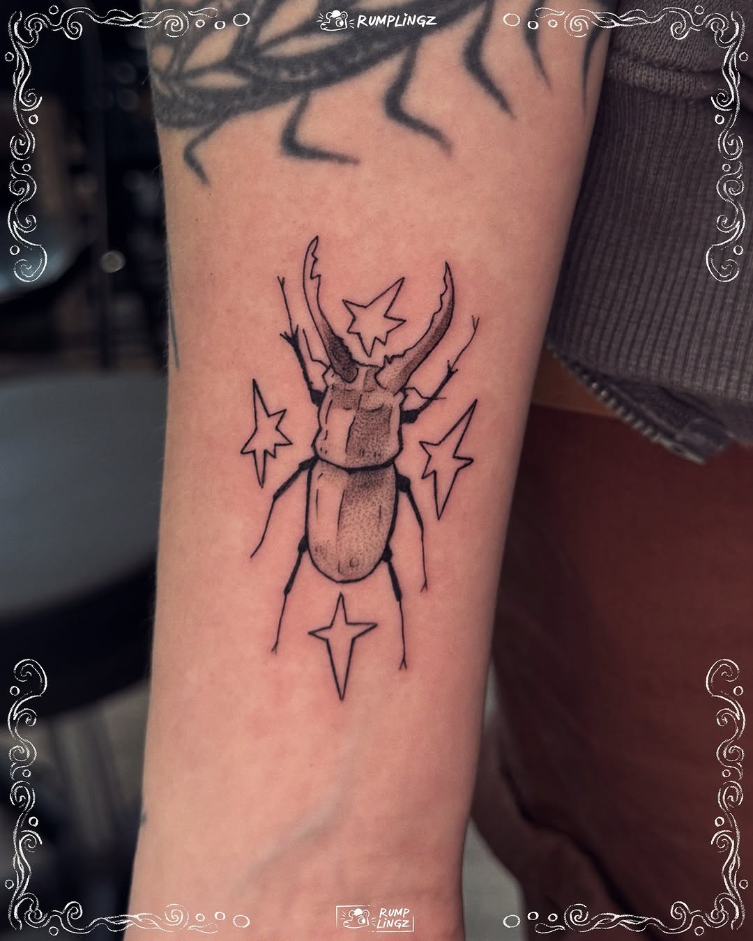 Tattoo by @rumplingz โ fine_line, dotwork