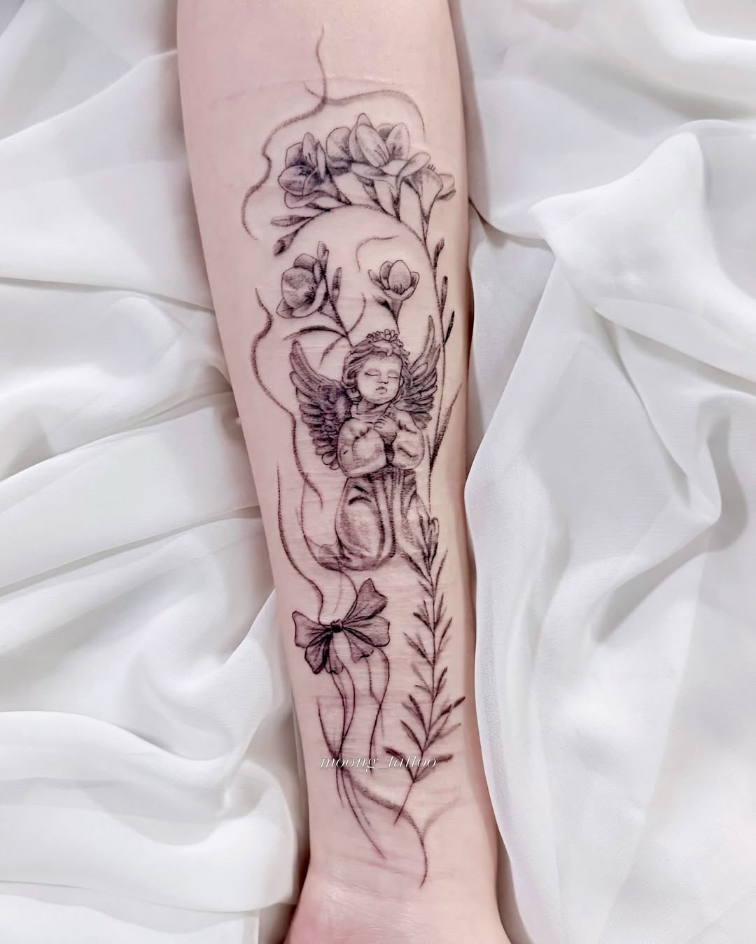 Tattoo by @moong_tattoo — black_and_grey, realism