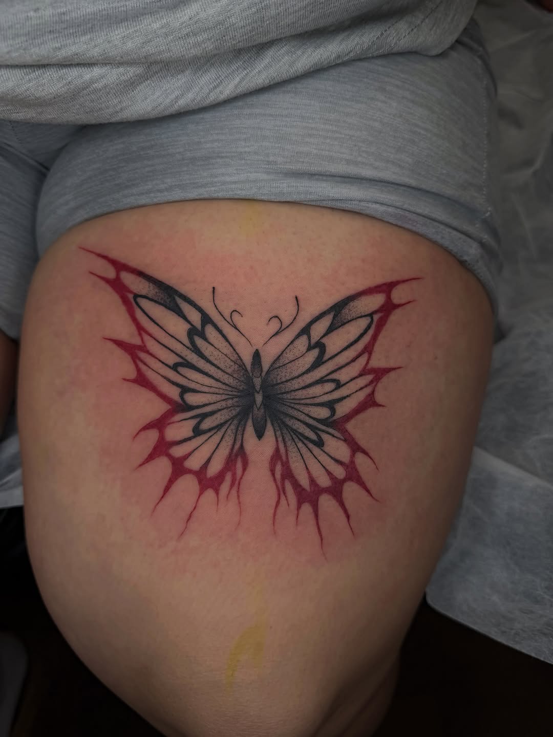 Tattoo by @officialdrayaartink — fine_line, dotwork