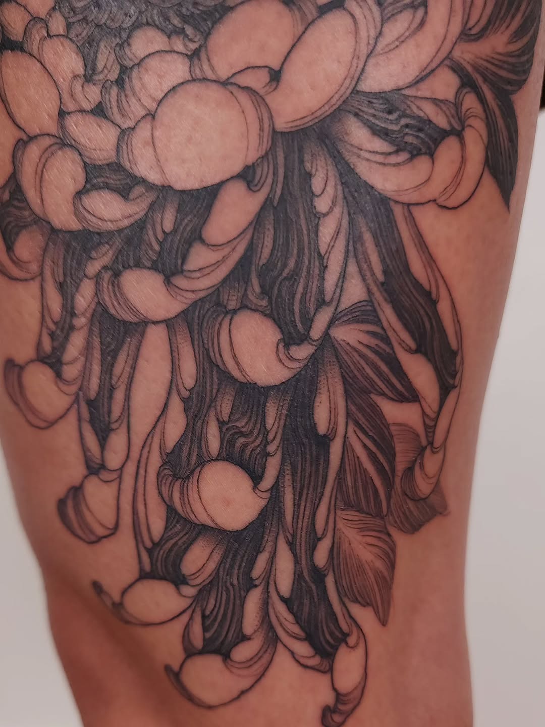 Tattoo by @hirentattoos โ japanese_irezumi, black_and_grey