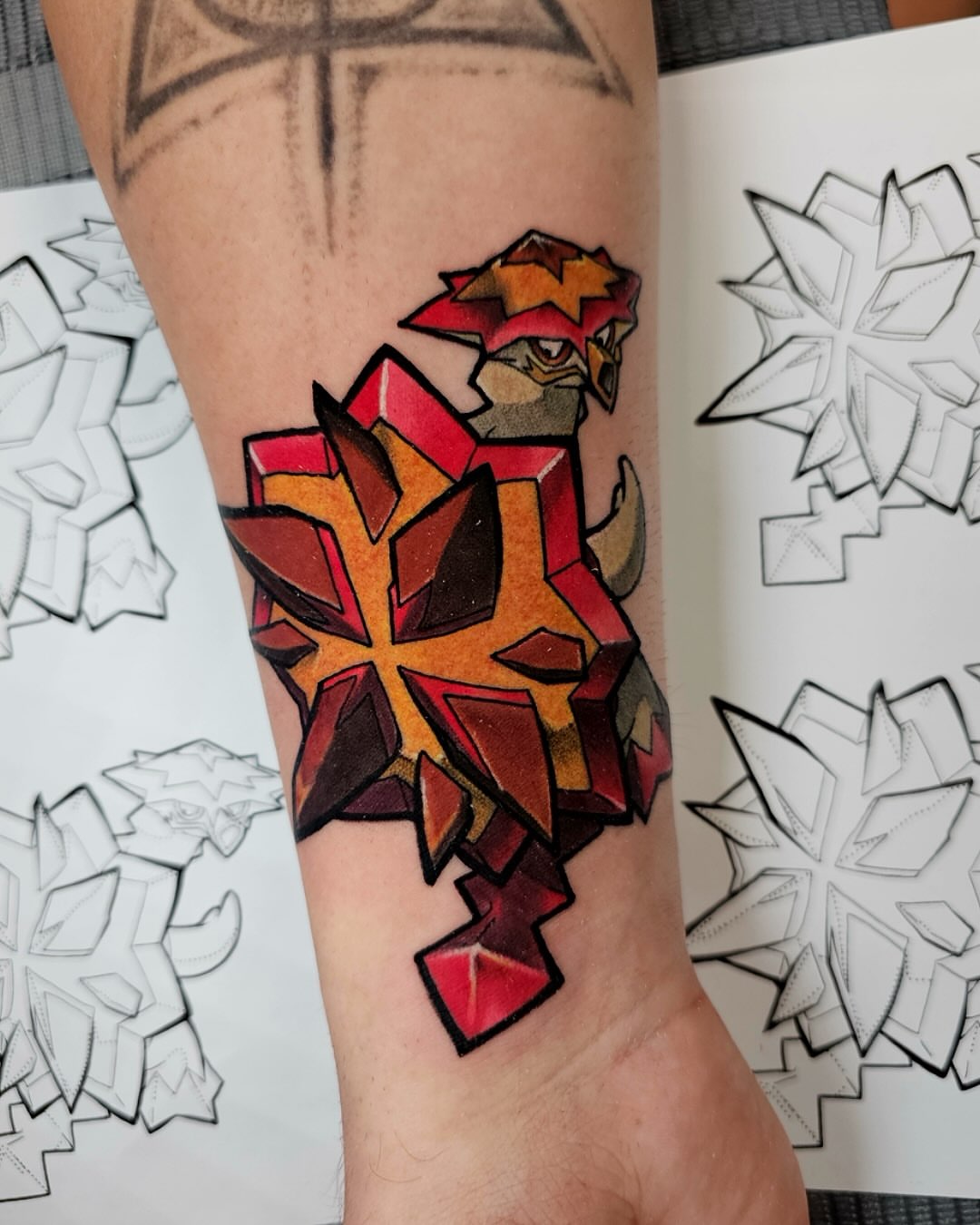 Tattoo by @whatthehecker88 — geometric