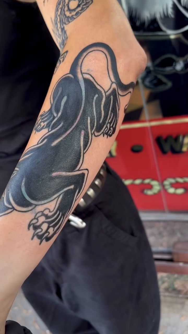 Tattoo by @alyssa_tattooss — blackwork