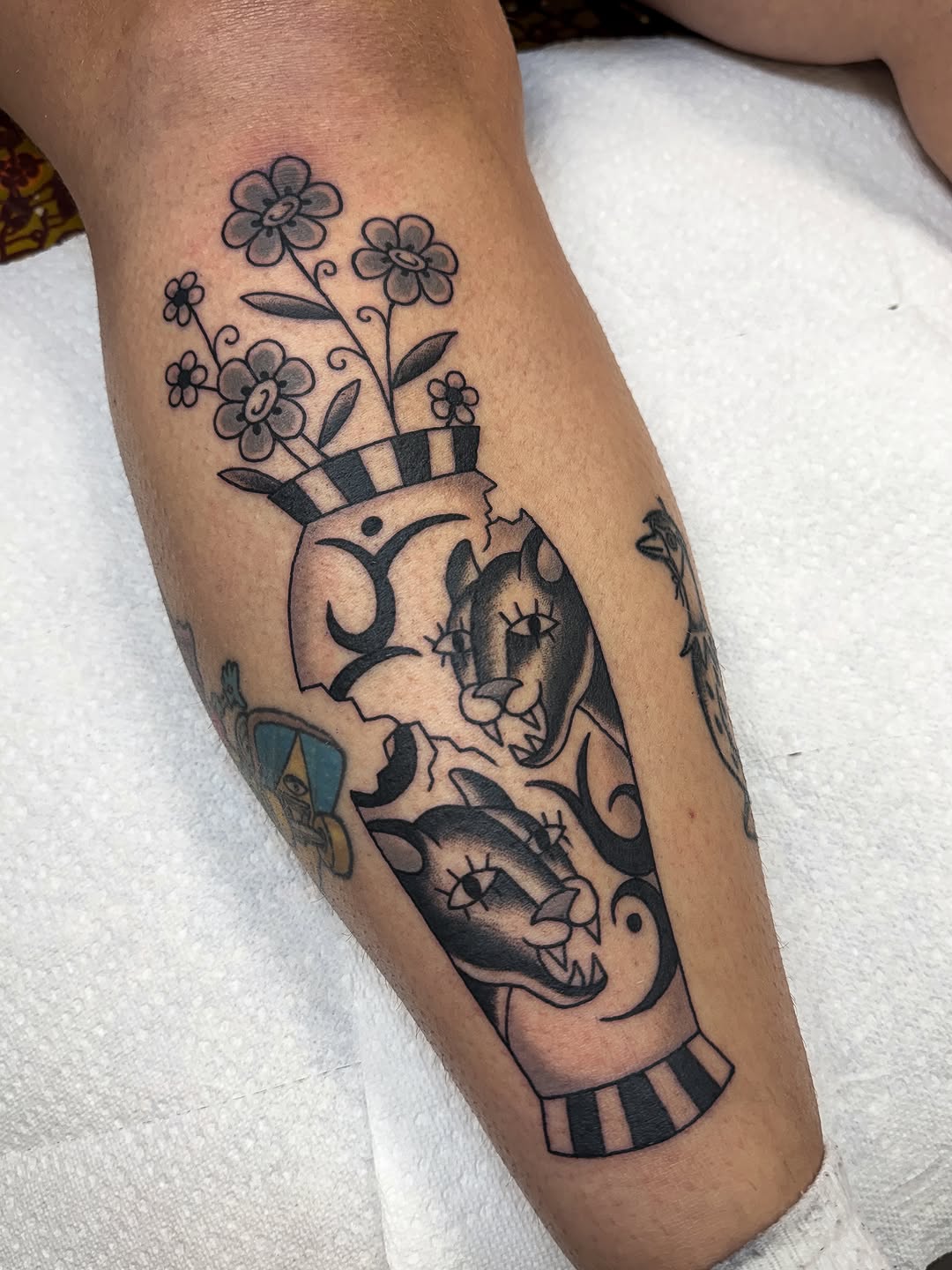 Tattoo by @hannaheddytattoo — american_traditional