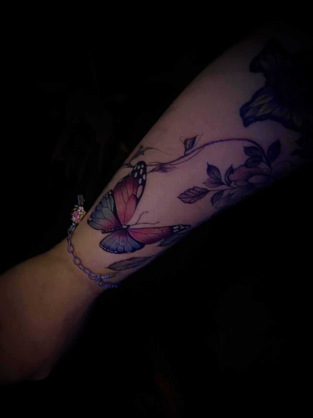 Tattoo by @dibruja โ fine_line, realism