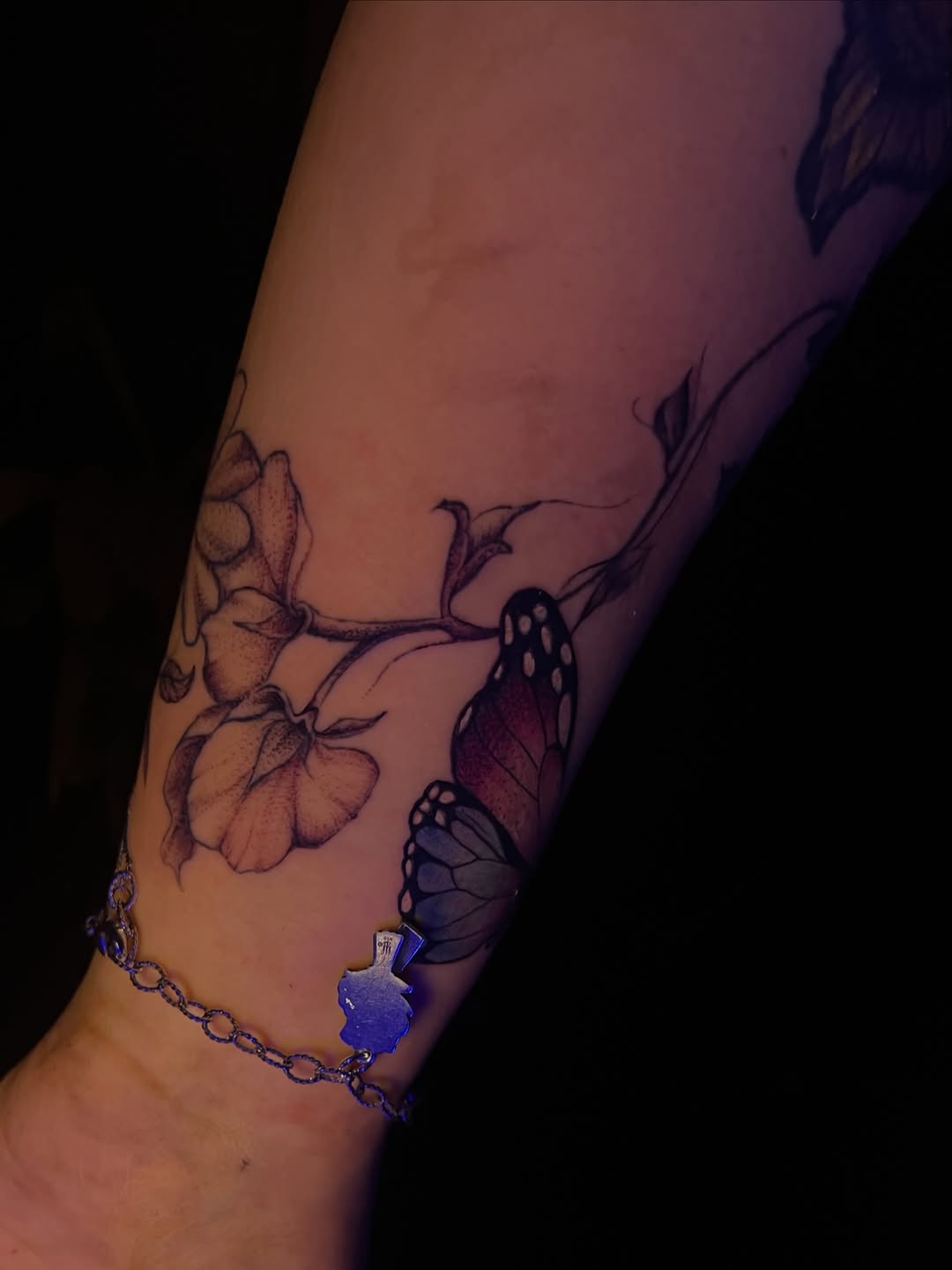 Tattoo by @dibruja โ fine_line, black_and_grey
